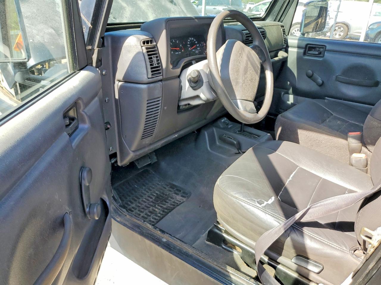 2002 Jeep Wrangler / Tj Se Black vin: 1J4FA29P82P729340