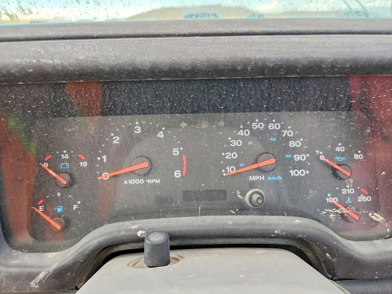 2001 Jeep Wrangler / Tj Se Red vin: 1J4FA29PX1P360608