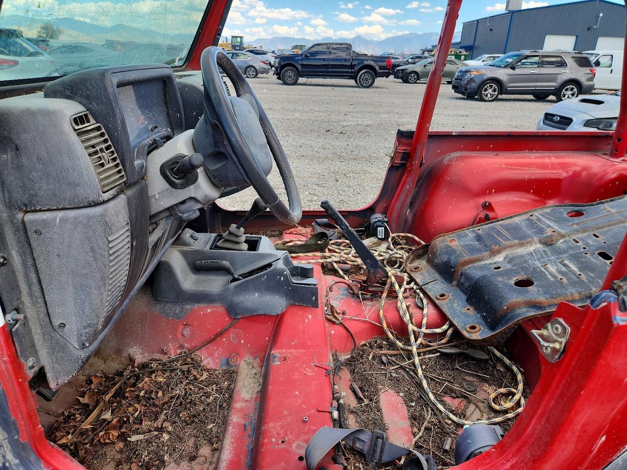 2001 Jeep Wrangler / Tj Se Red vin: 1J4FA29PX1P360608