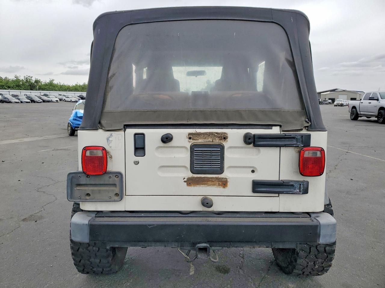 2005 Jeep Wrangler / Tj Se White vin: 1J4FA29S95P376177