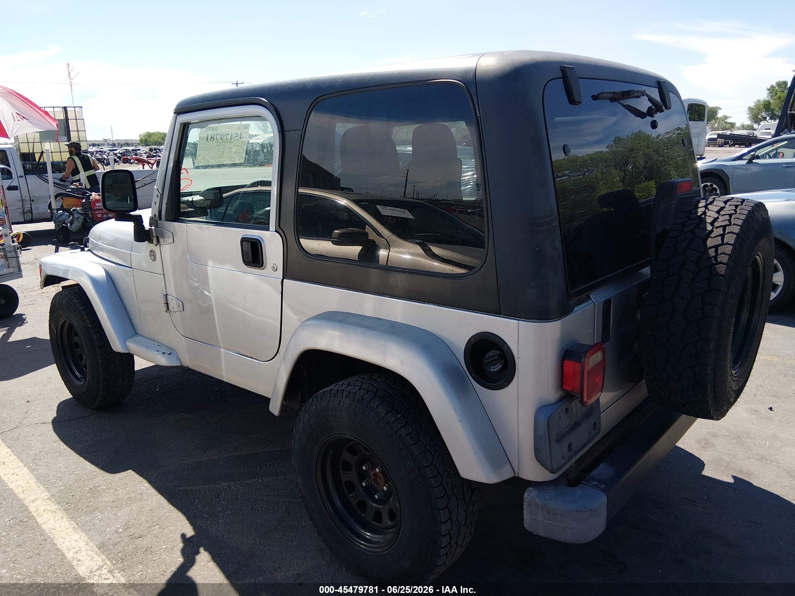 2005 Jeep Wrangler X Серебряный vin: 1J4FA39S05P355174