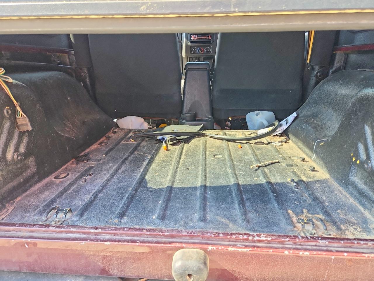 2004 Jeep Wrangler X Burgundy vin: 1J4FA39S14P702851