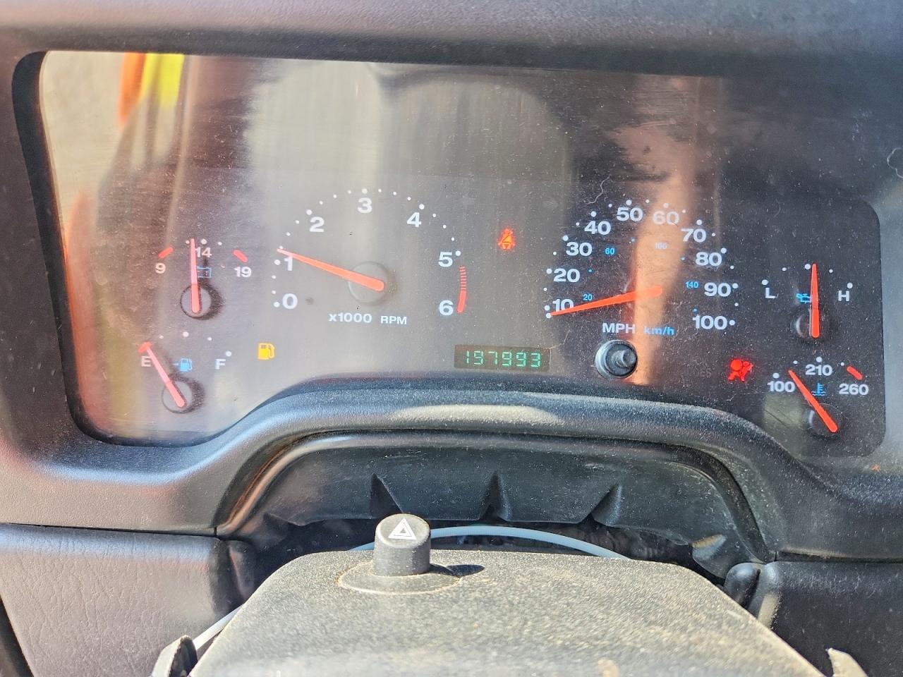 2004 Jeep Wrangler X Burgundy vin: 1J4FA39S14P702851