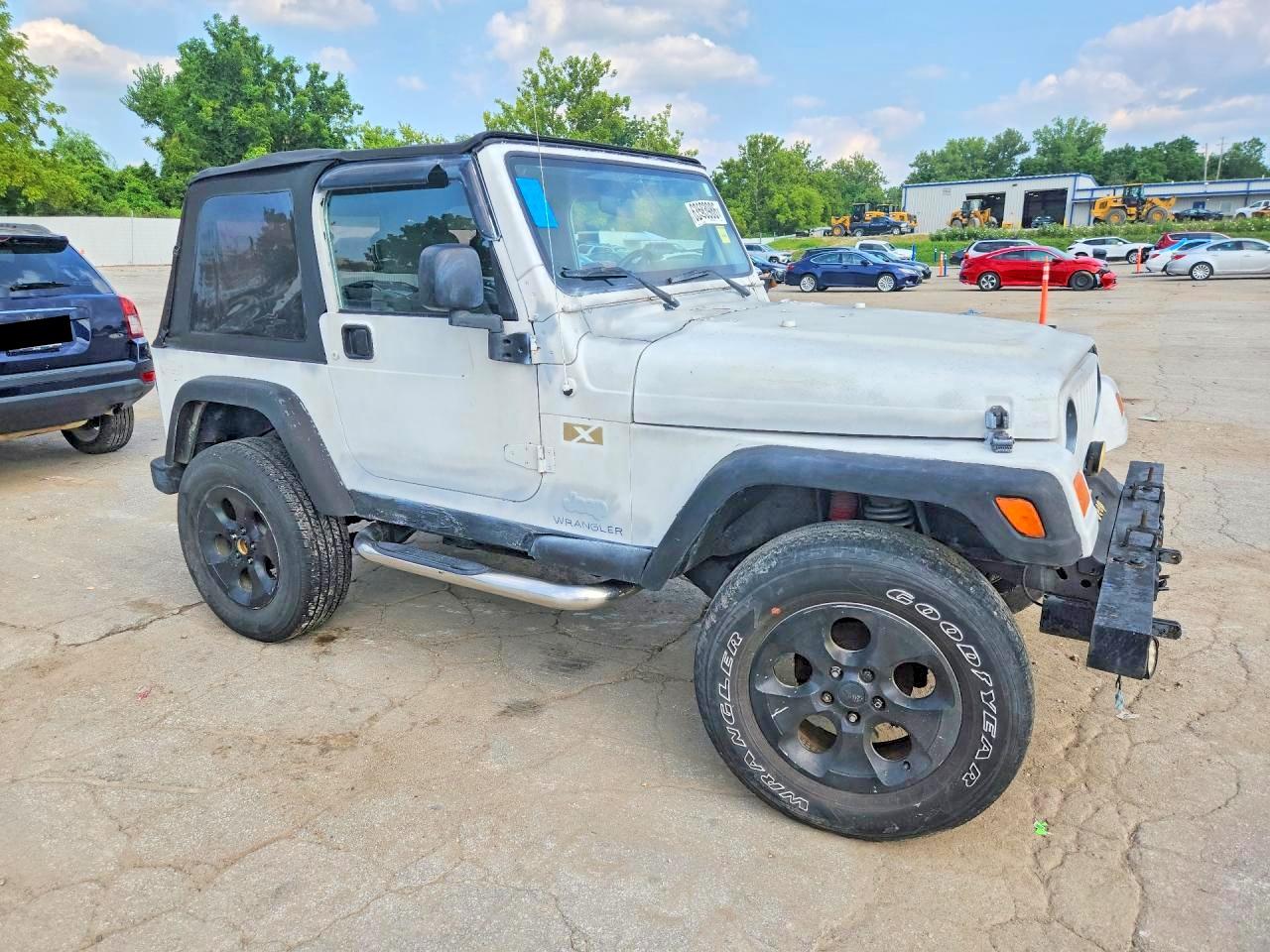 2005 Jeep Wrangler X White vin: 1J4FA39S15P358777
