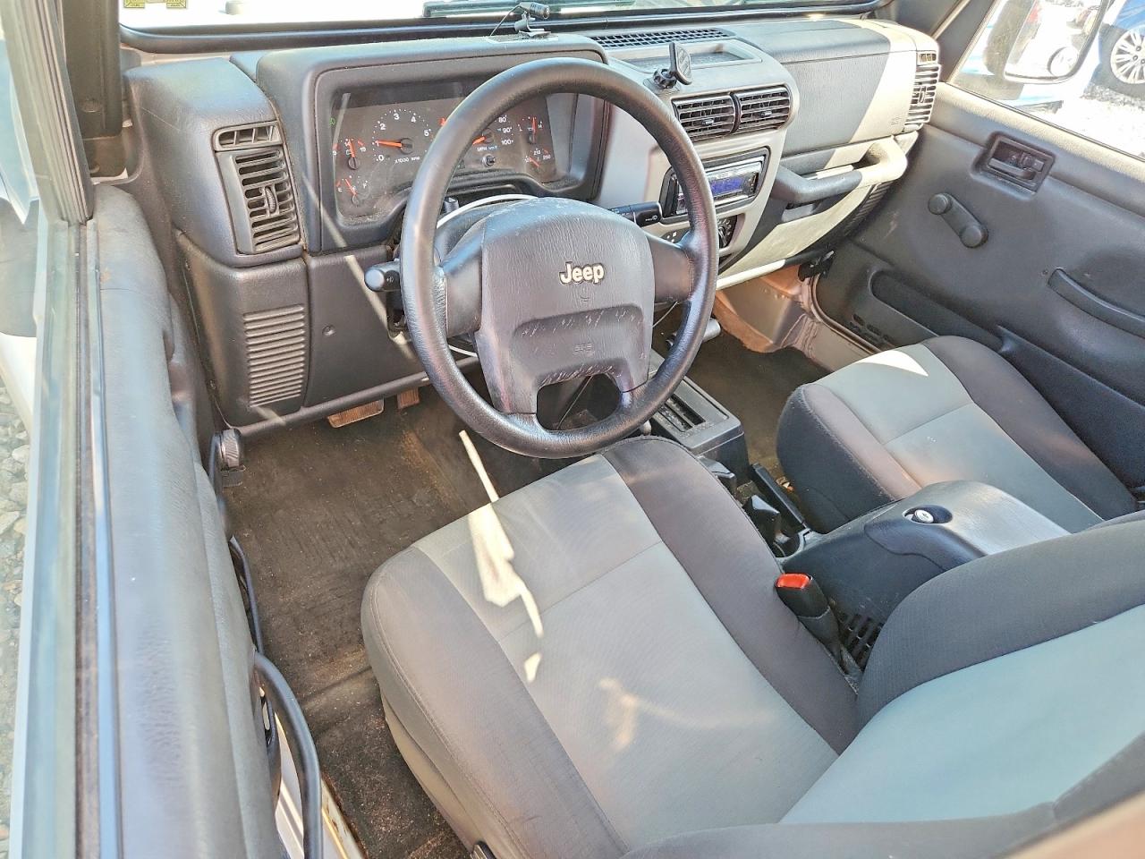 2005 Jeep Wrangler X Серебряный vin: 1J4FA39S25P353880