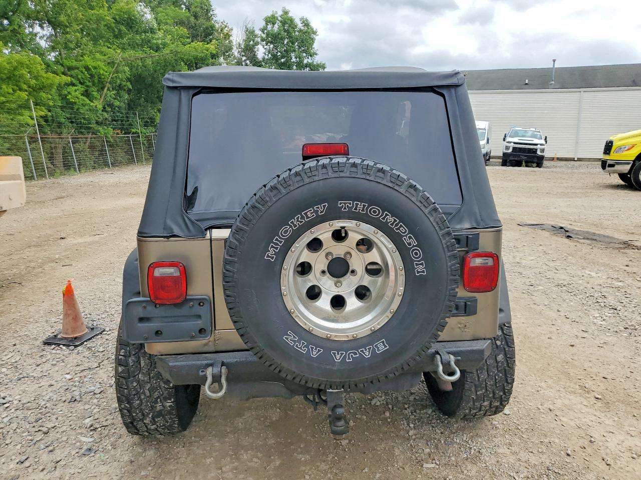 2004 Jeep Wrangler X Tan vin: 1J4FA39S34P793055