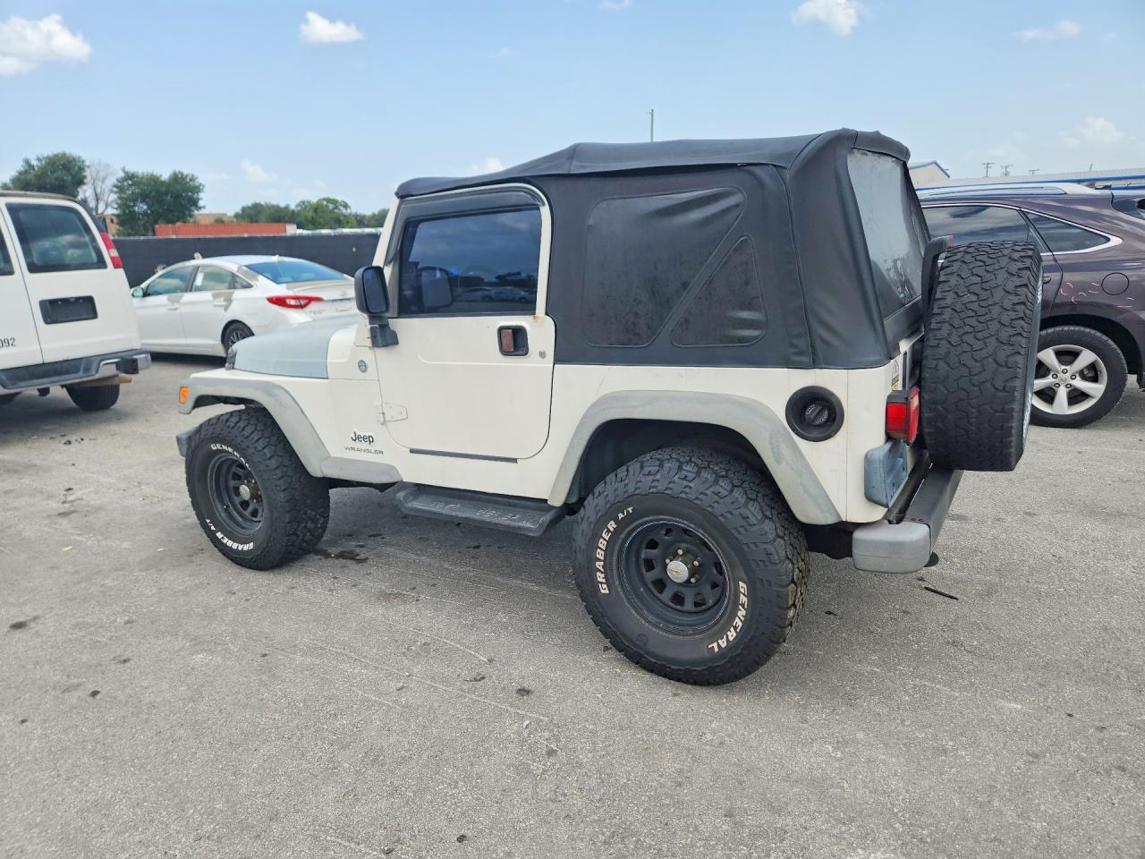 2005 Jeep Wrangler X White vin: 1J4FA39S35P337557