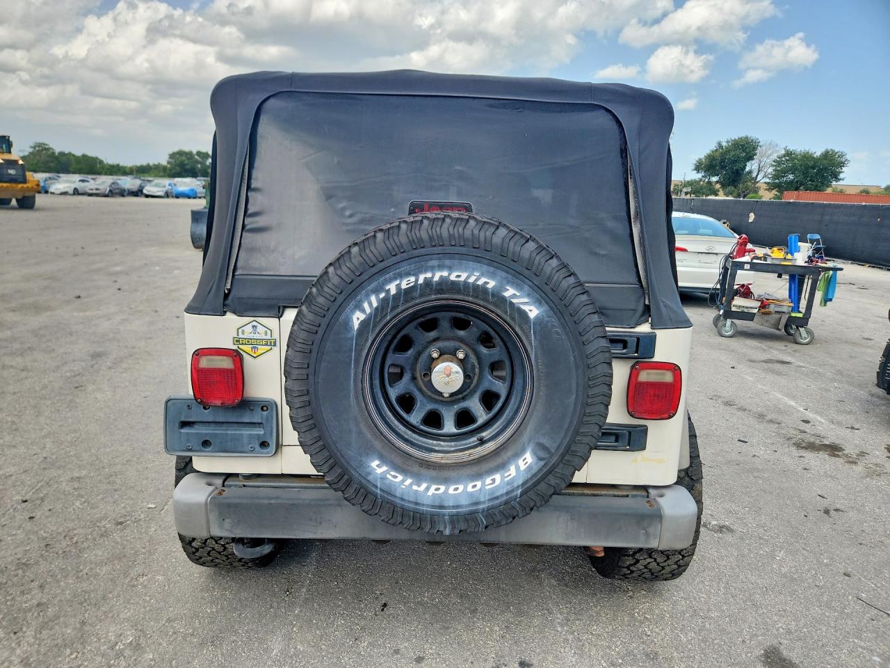 2005 Jeep Wrangler X White vin: 1J4FA39S35P337557