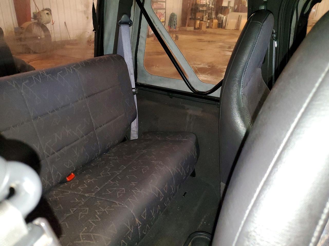 2002 Jeep Wrangler / Tj X Black vin: 1J4FA39S42P742502