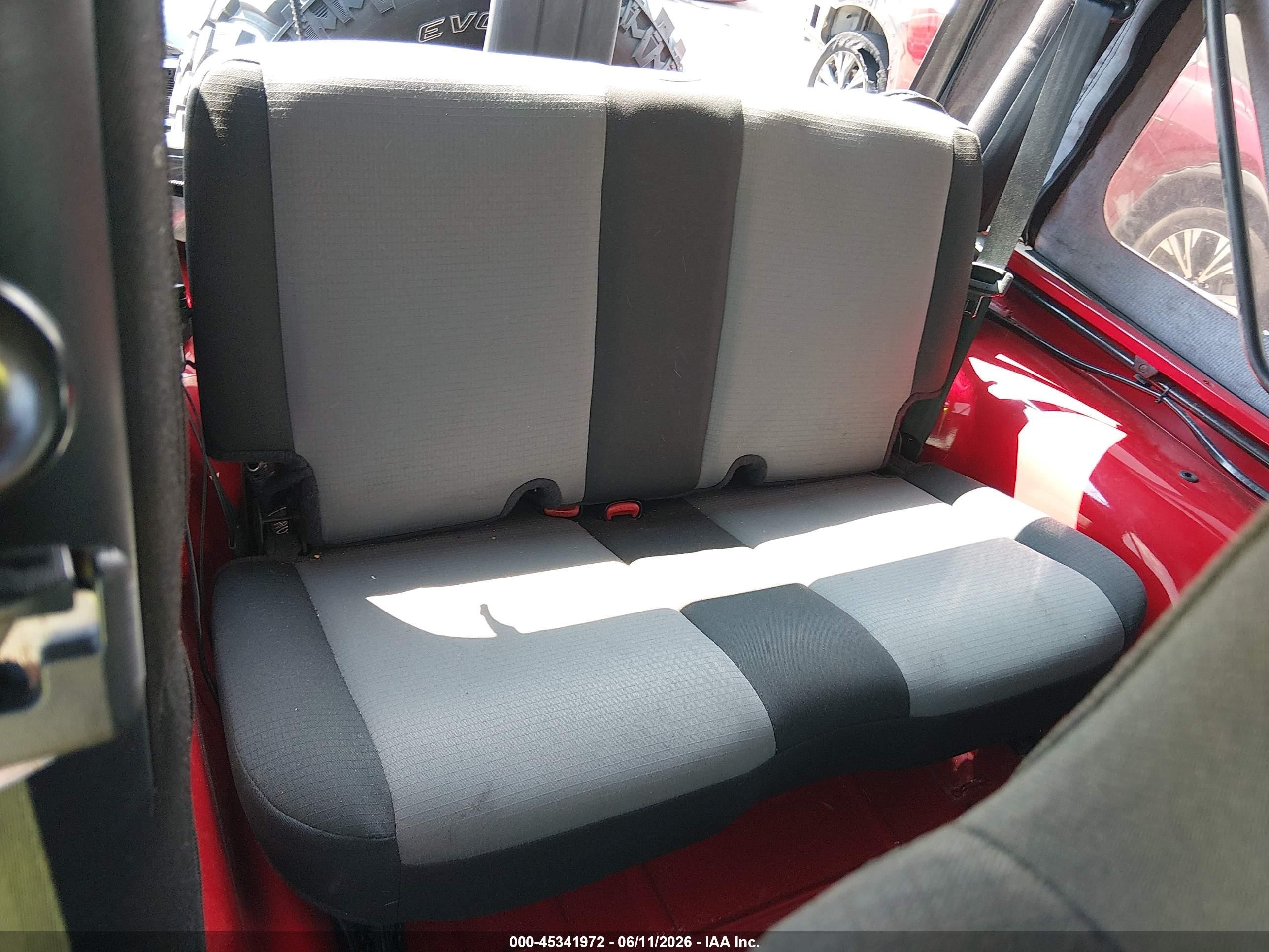 2004 Jeep Wrangler X Red vin: 1J4FA39S74P802291