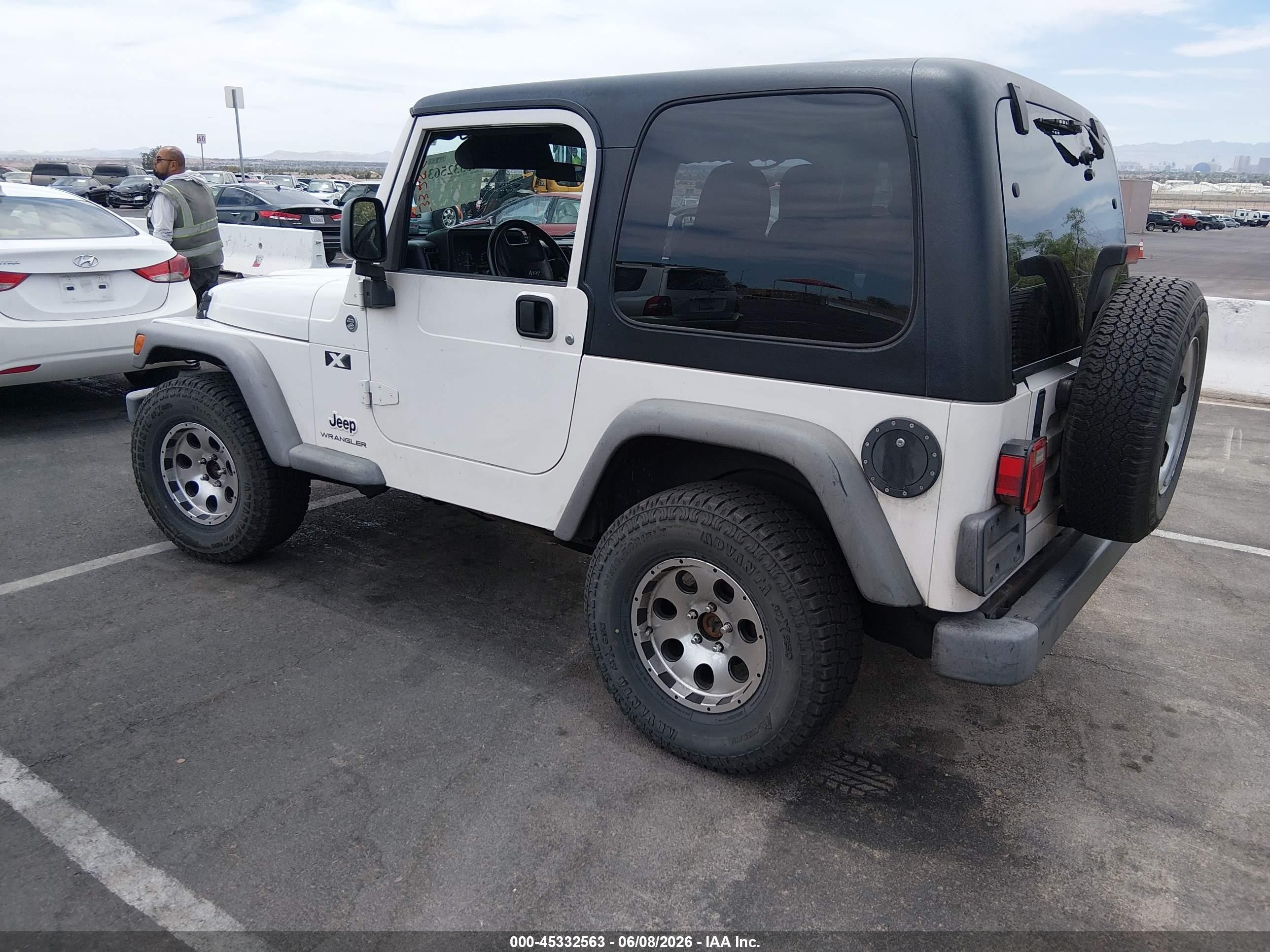 2005 Jeep Wrangler X White vin: 1J4FA39S75P365426
