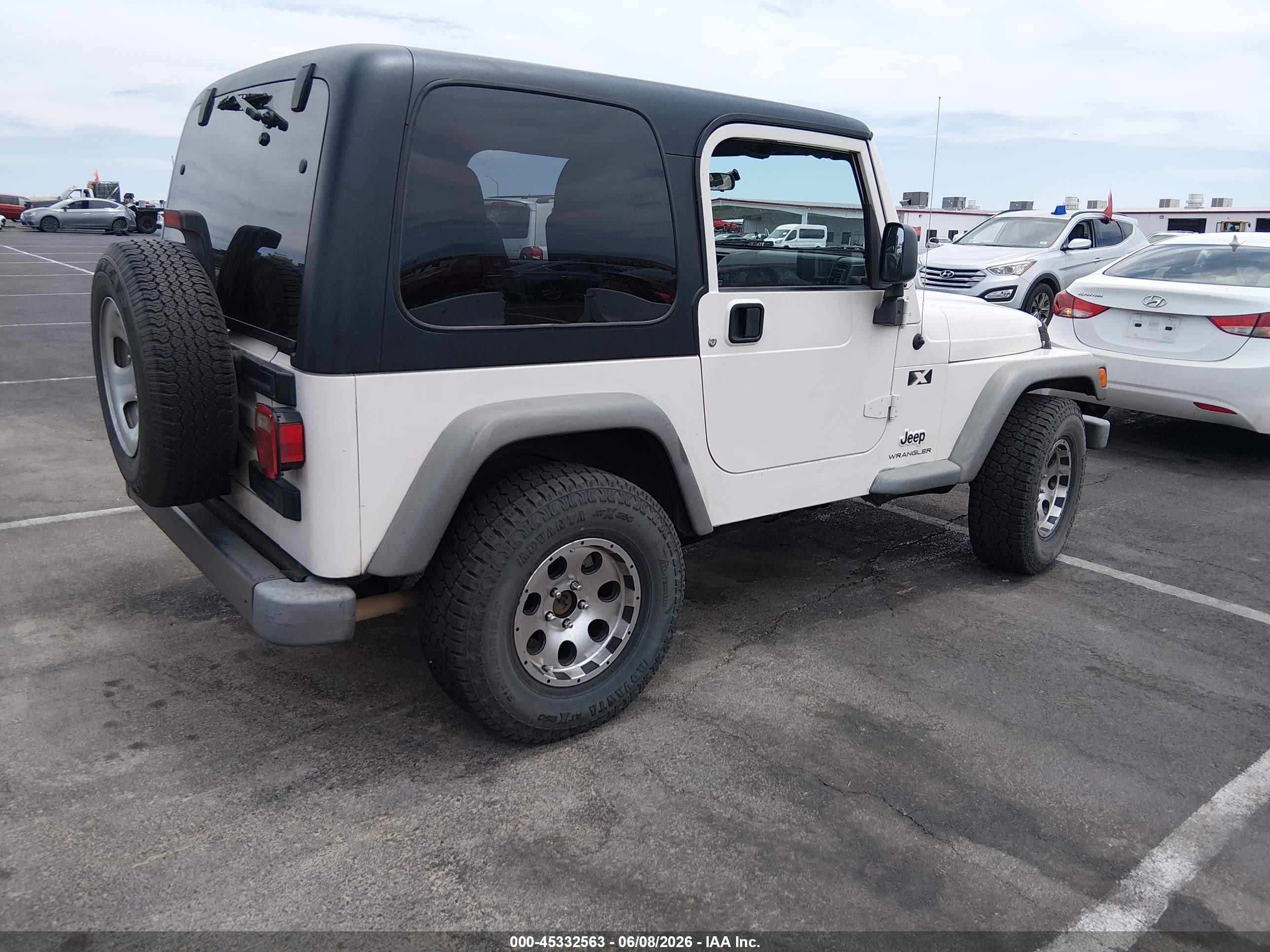 2005 Jeep Wrangler X White vin: 1J4FA39S75P365426