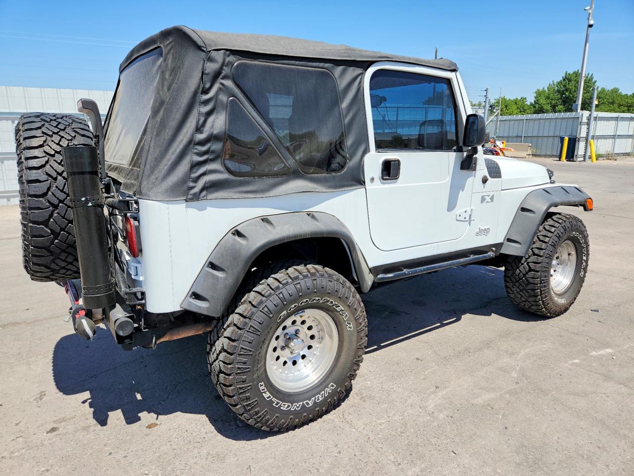 2004 Jeep Wrangler X White vin: 1J4FA39S94P700586