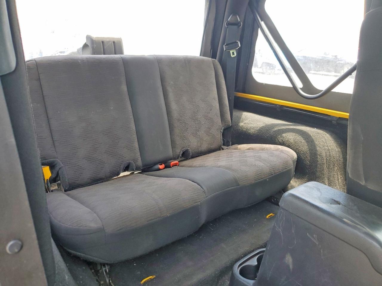 2004 Jeep Wrangler X Yellow vin: 1J4FA39S94P708574
