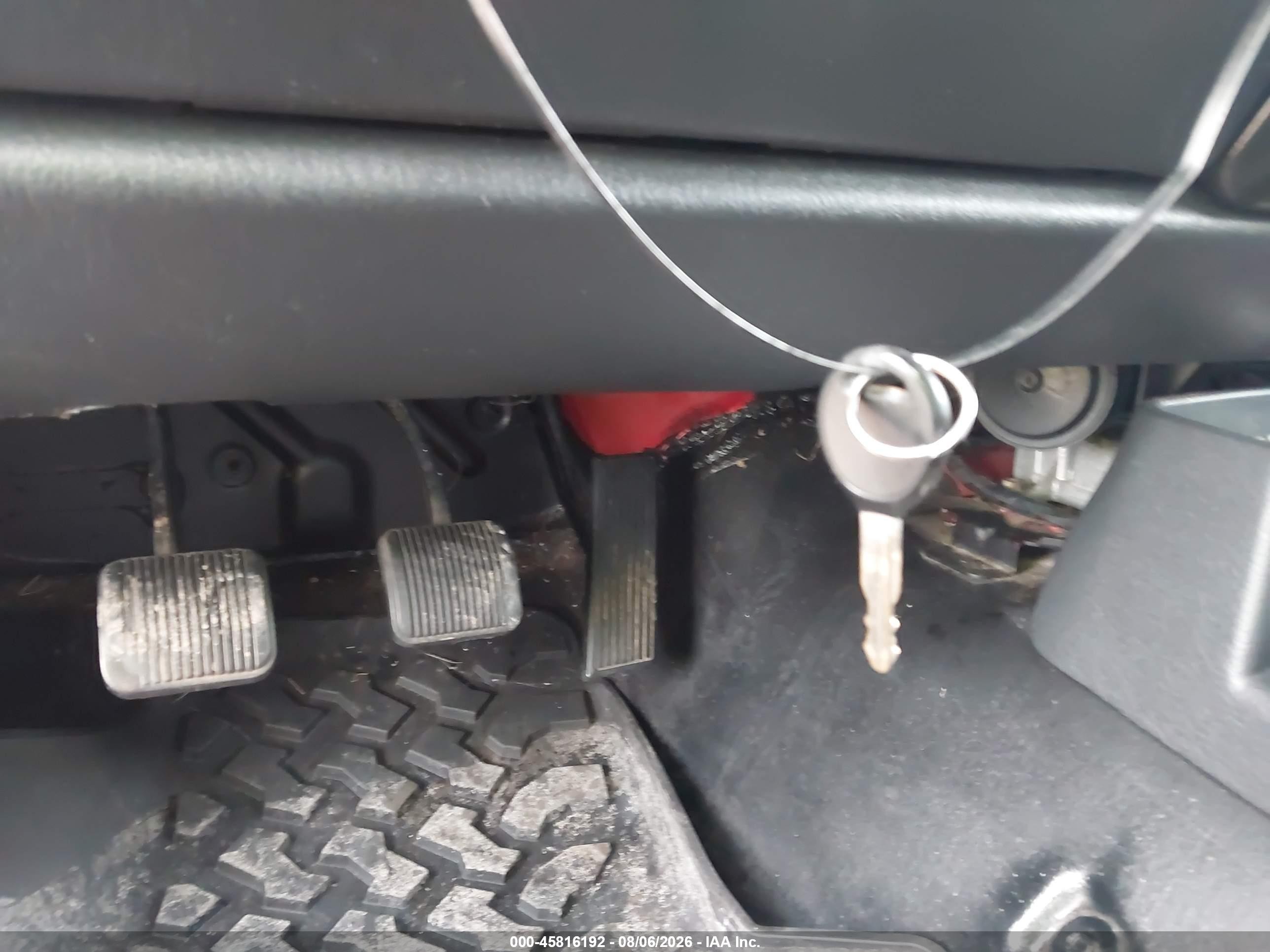 2005 Jeep Wrangler X Red vin: 1J4FA39S95P372619