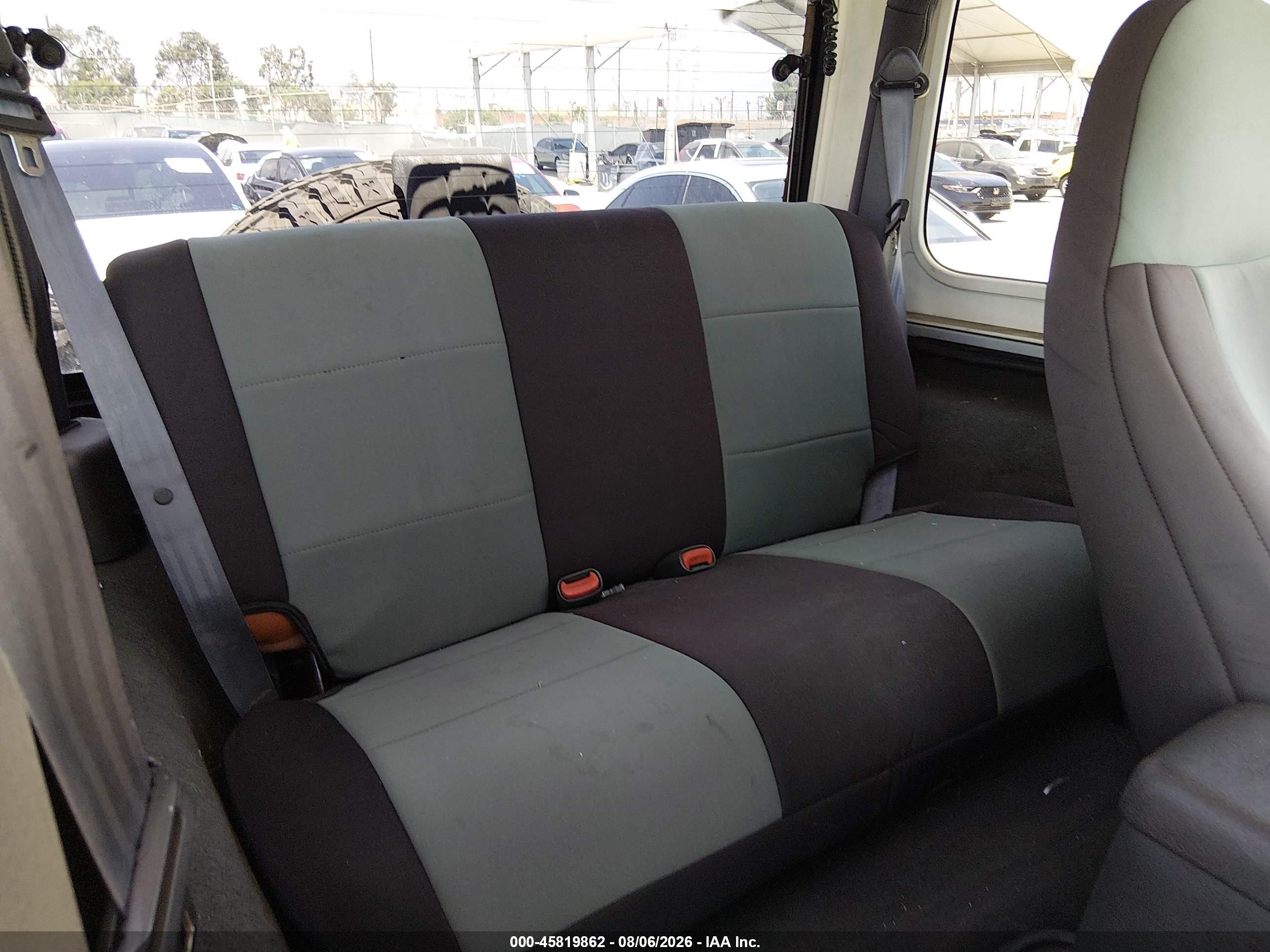 2002 Jeep Wrangler X Silver vin: 1J4FA39SX2P750958