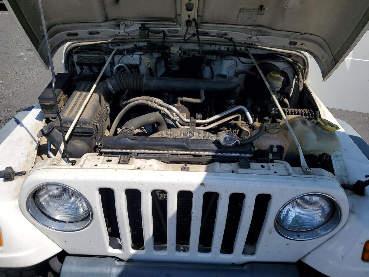 2004 Jeep Wrangler X White vin: 1J4FA39SX4P749537