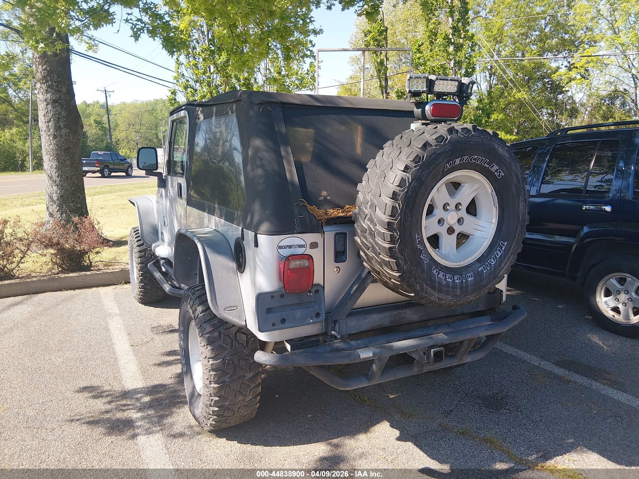 2005 Jeep Wrangler Unlimited Silver vin: 1J4FA44S55P307165