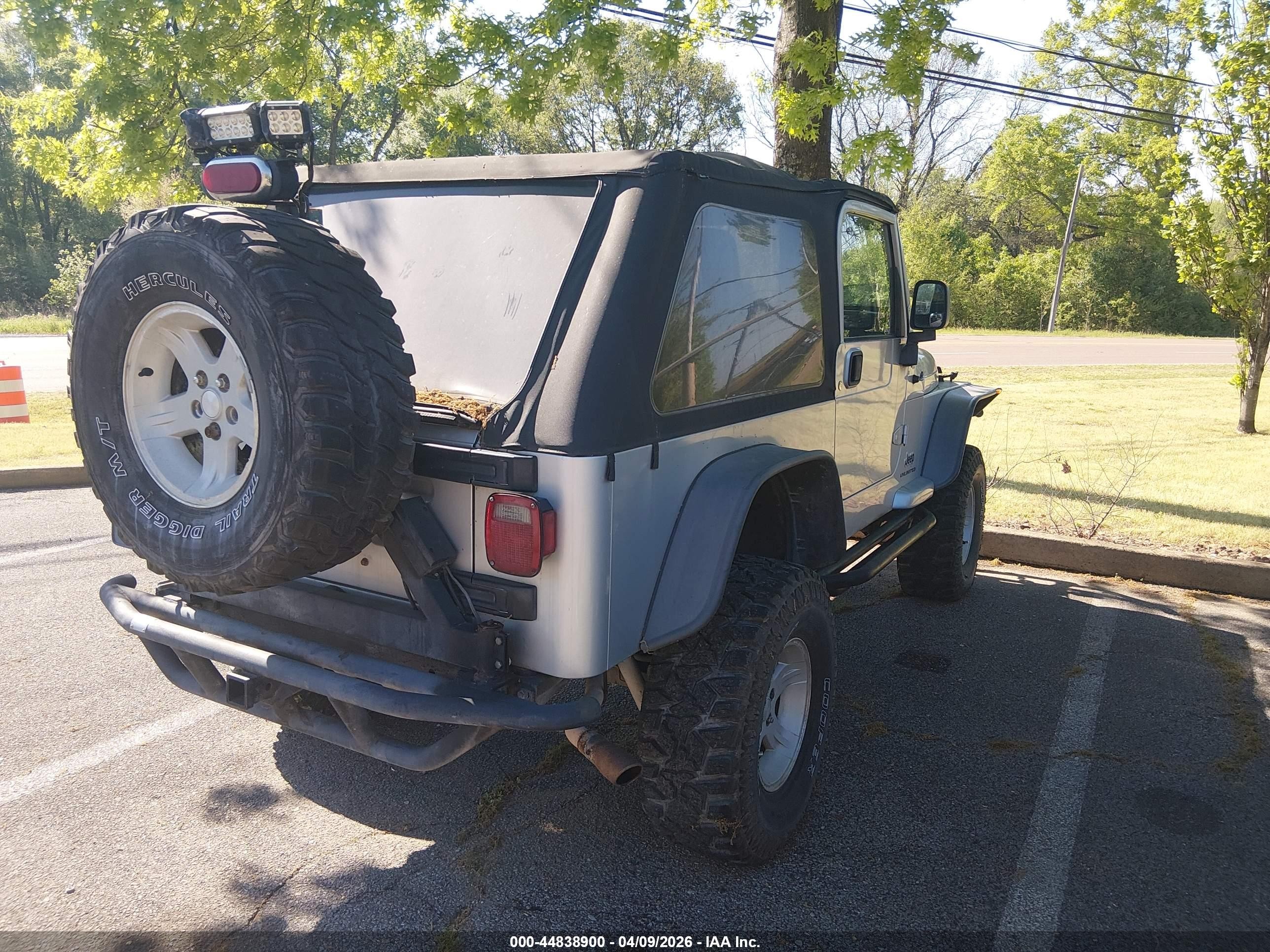 2005 Jeep Wrangler Unlimited Silver vin: 1J4FA44S55P307165