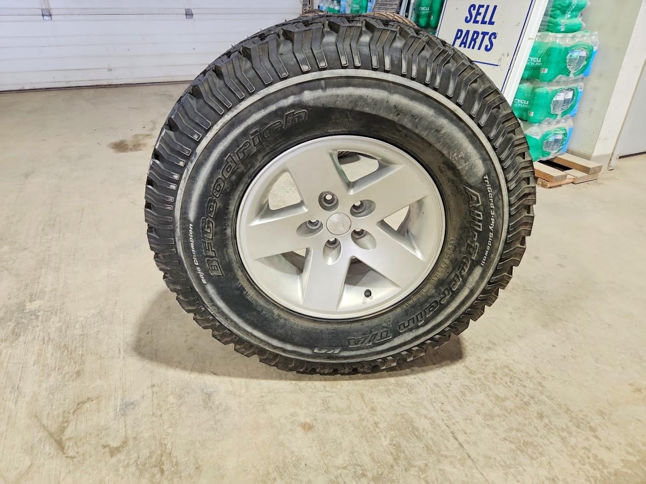 2005 Jeep Wrangler / Tj Unlimited Red vin: 1J4FA44S55P353529