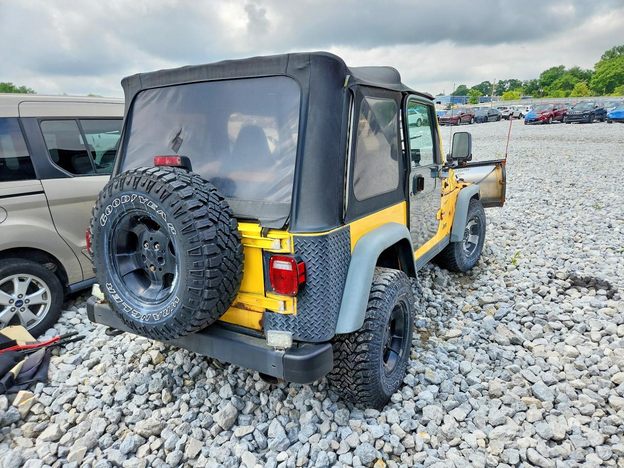 2000 Jeep Wrangler / Tj Sport Yellow vin: 1J4FA49S0YP716008