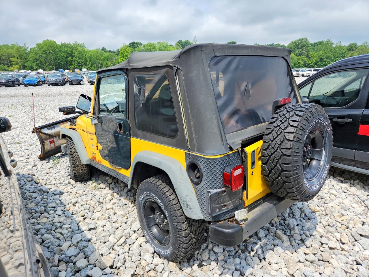 2000 Jeep Wrangler / Tj Sport Yellow vin: 1J4FA49S0YP716008