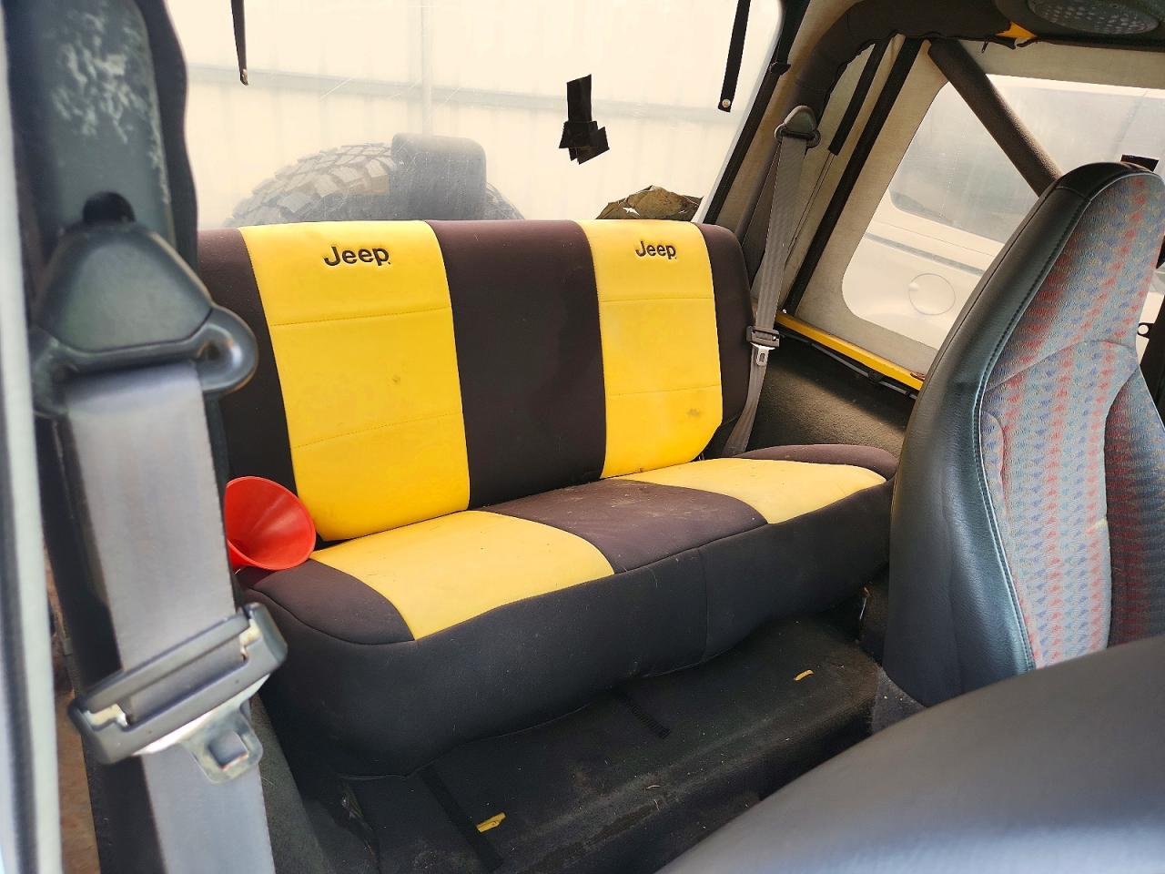 2000 Jeep Wrangler / Tj Sport Yellow vin: 1J4FA49S0YP716008