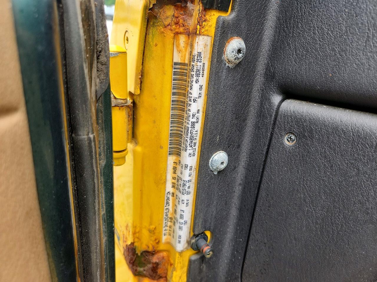 2000 Jeep Wrangler / Tj Sport Yellow vin: 1J4FA49S0YP716008