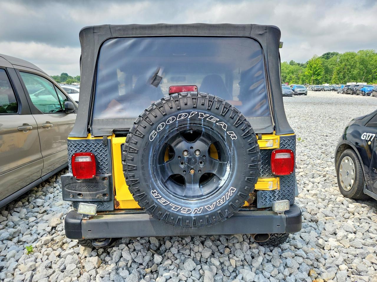 2000 Jeep Wrangler / Tj Sport Yellow vin: 1J4FA49S0YP716008