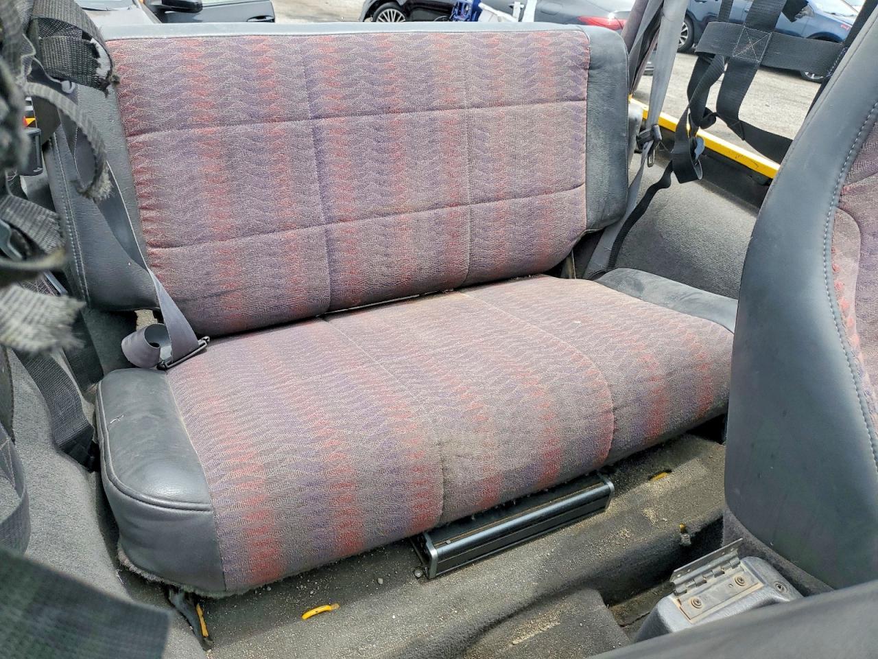 2000 Jeep Wrangler / Tj Sport Yellow vin: 1J4FA49S0YP738560