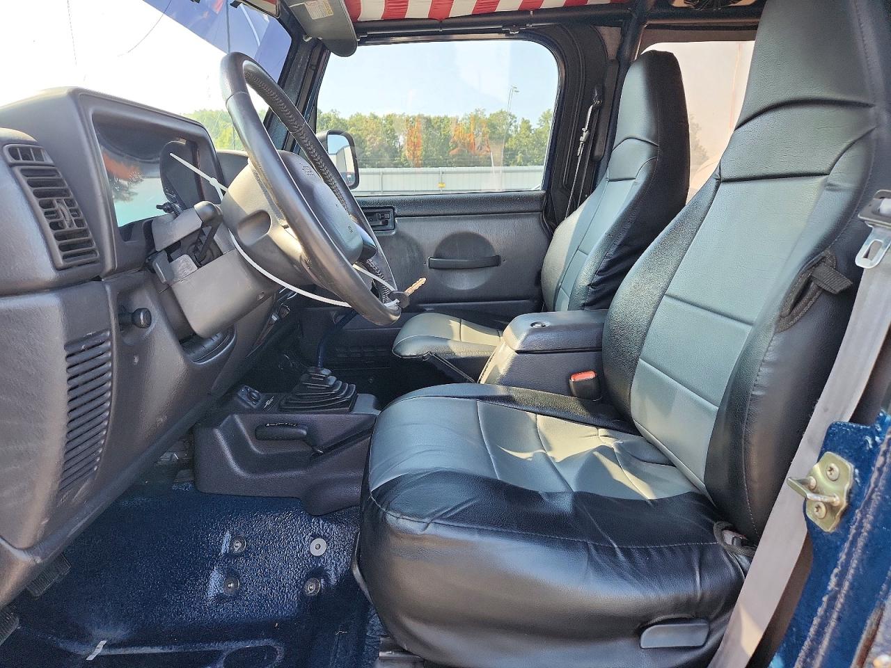 2000 Jeep Wrangler / Tj Sport Blue vin: 1J4FA49S0YP790495