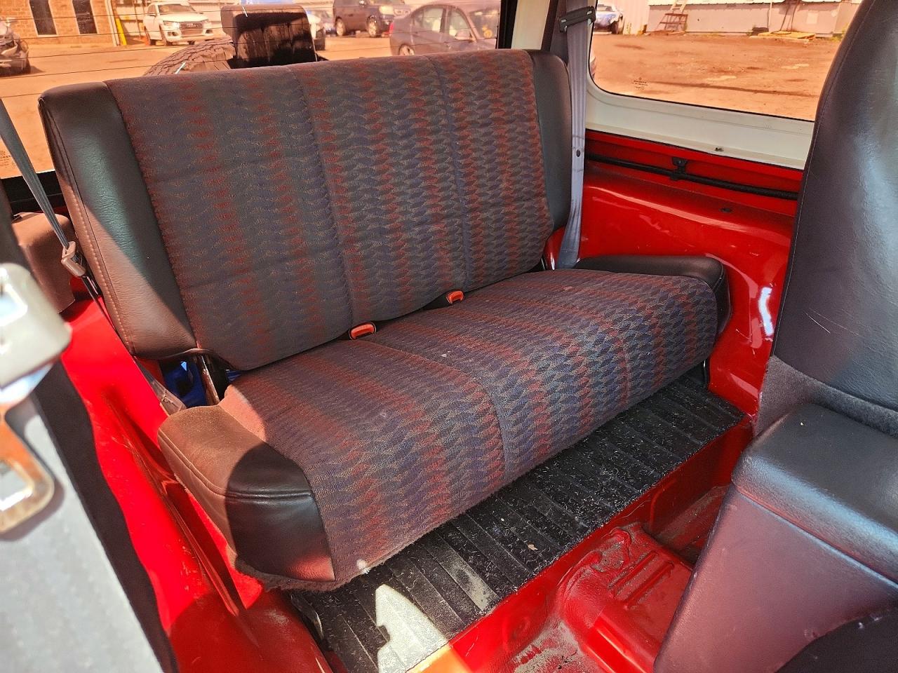 2000 Jeep Wrangler / Tj Sport Red vin: 1J4FA49S1YP779411