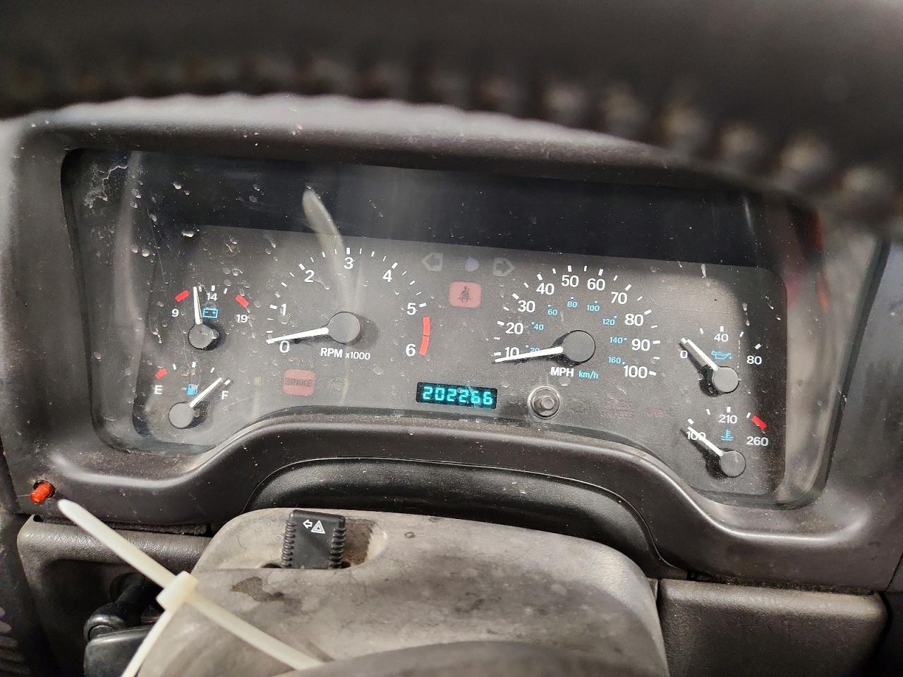 2000 Jeep Wrangler / Tj Sport Yellow vin: 1J4FA49S2YP786299