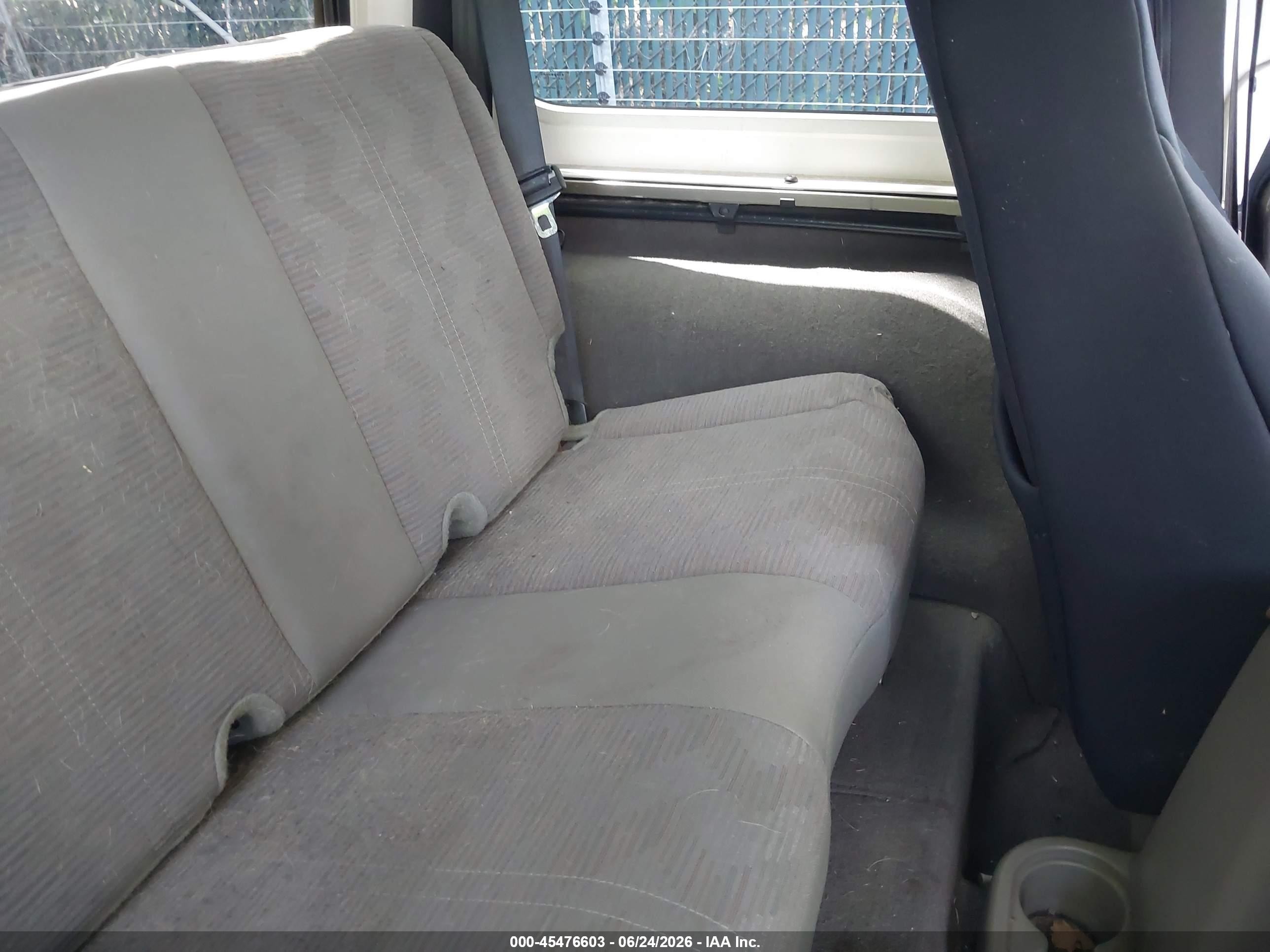 2003 Jeep Wrangler Sport Золотой vin: 1J4FA49S33P332653
