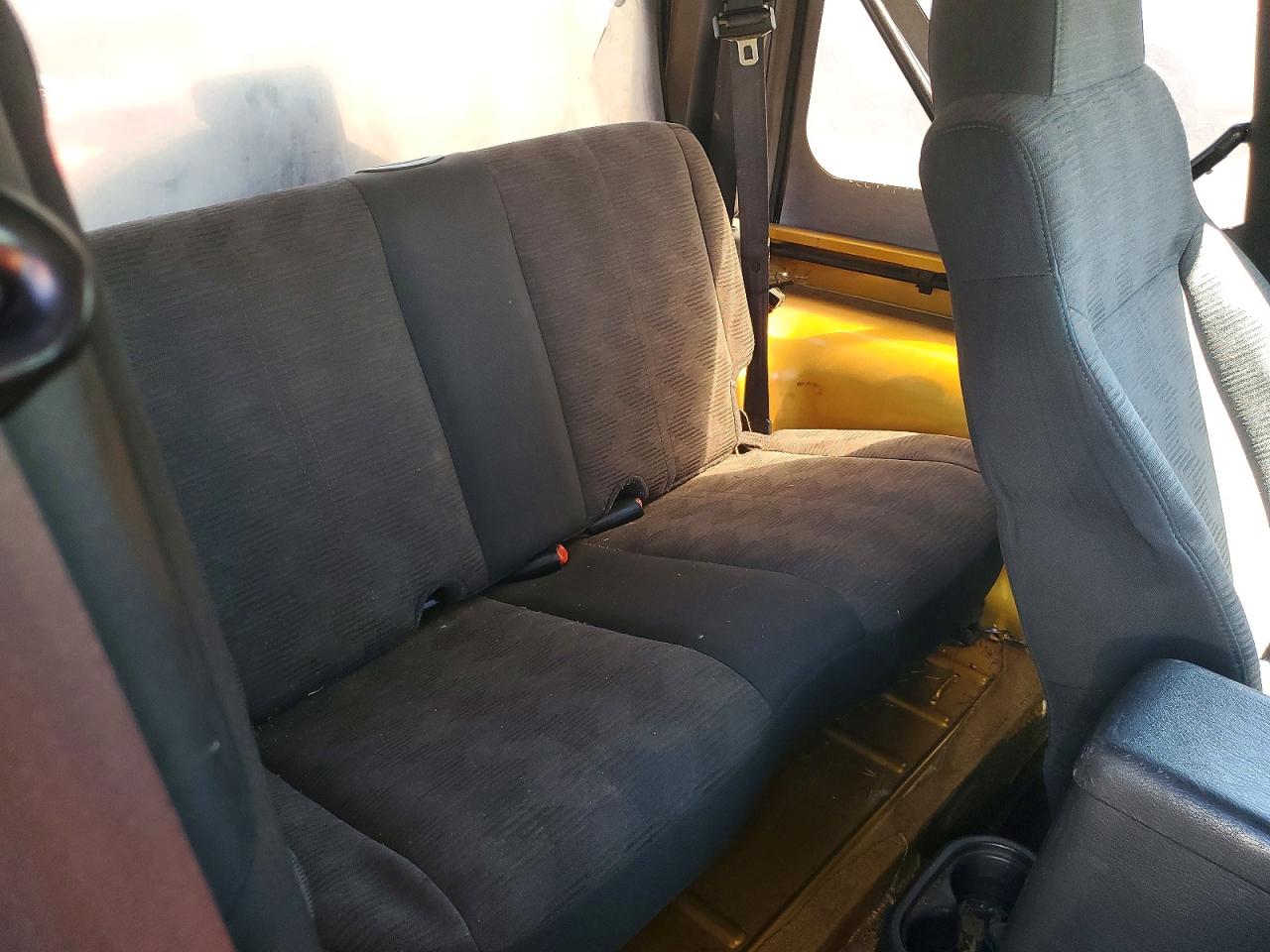2003 Jeep Wrangler / Tj Sport Золотой vin: 1J4FA49S53P308354
