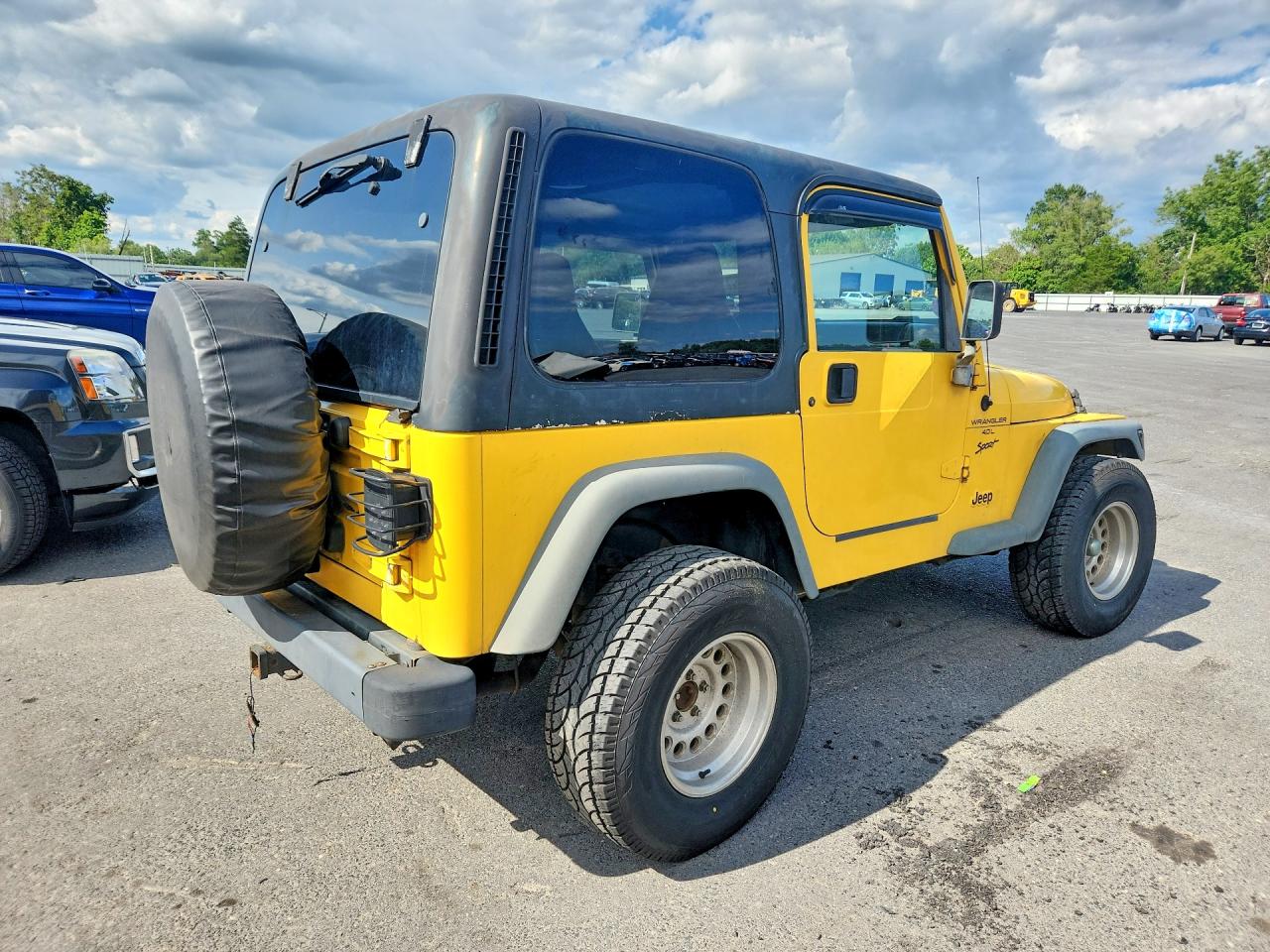 2000 Jeep Wrangler / Tj Sport Yellow vin: 1J4FA49S5YP715646