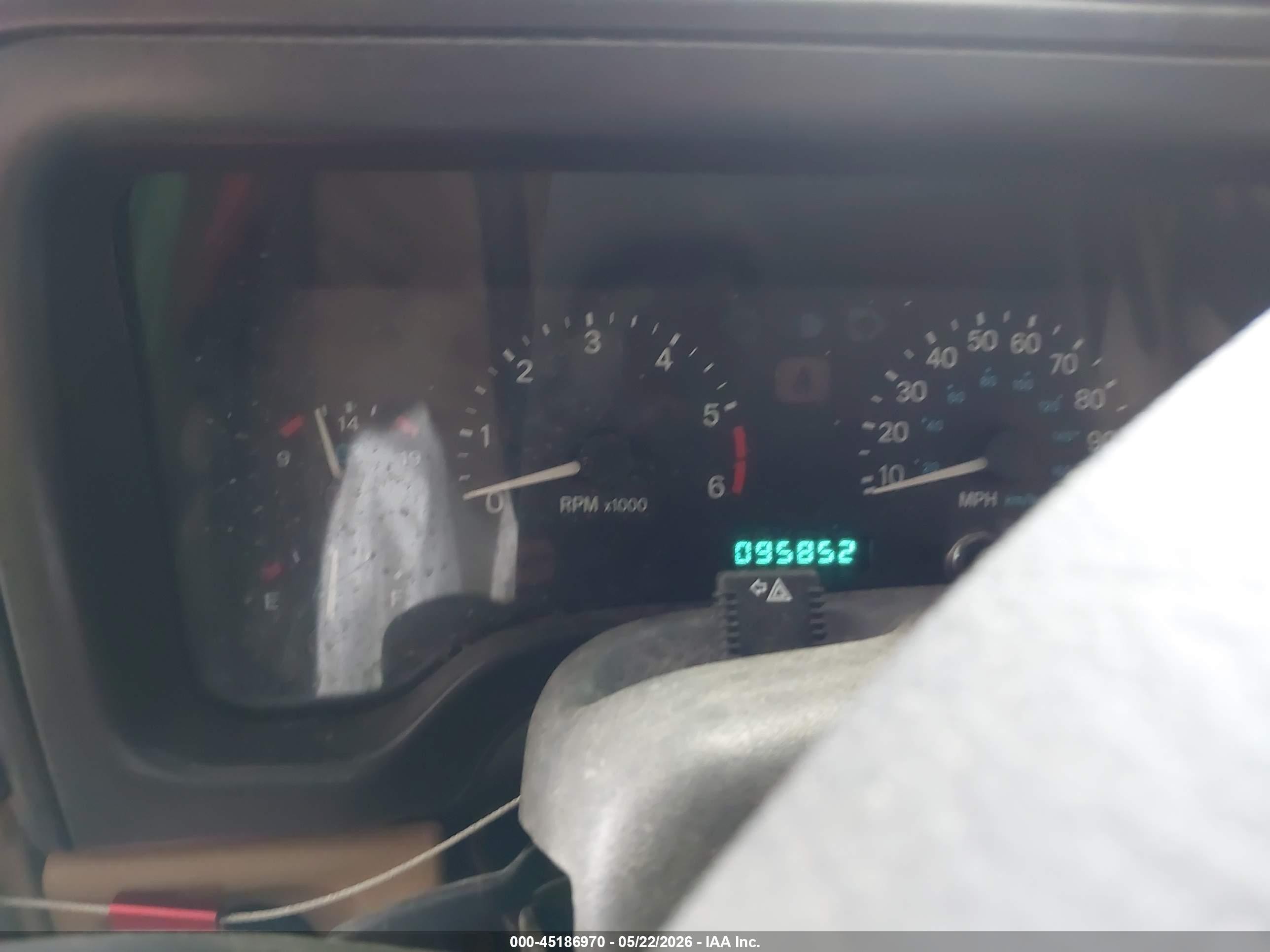 2000 Jeep Wrangler Sport Red vin: 1J4FA49S5YP775393