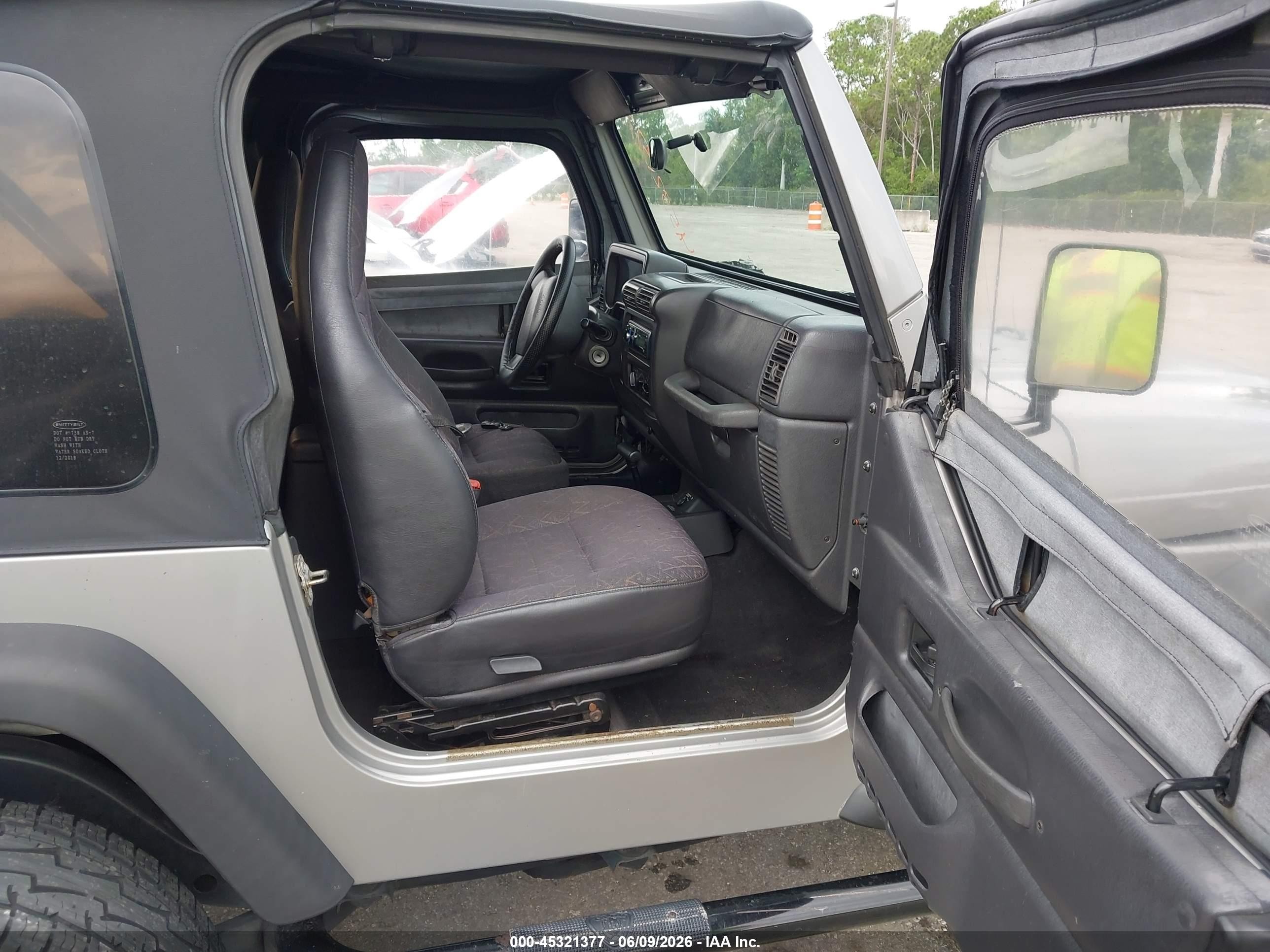 2002 Jeep Wrangler Sport Silver vin: 1J4FA49S62P701472
