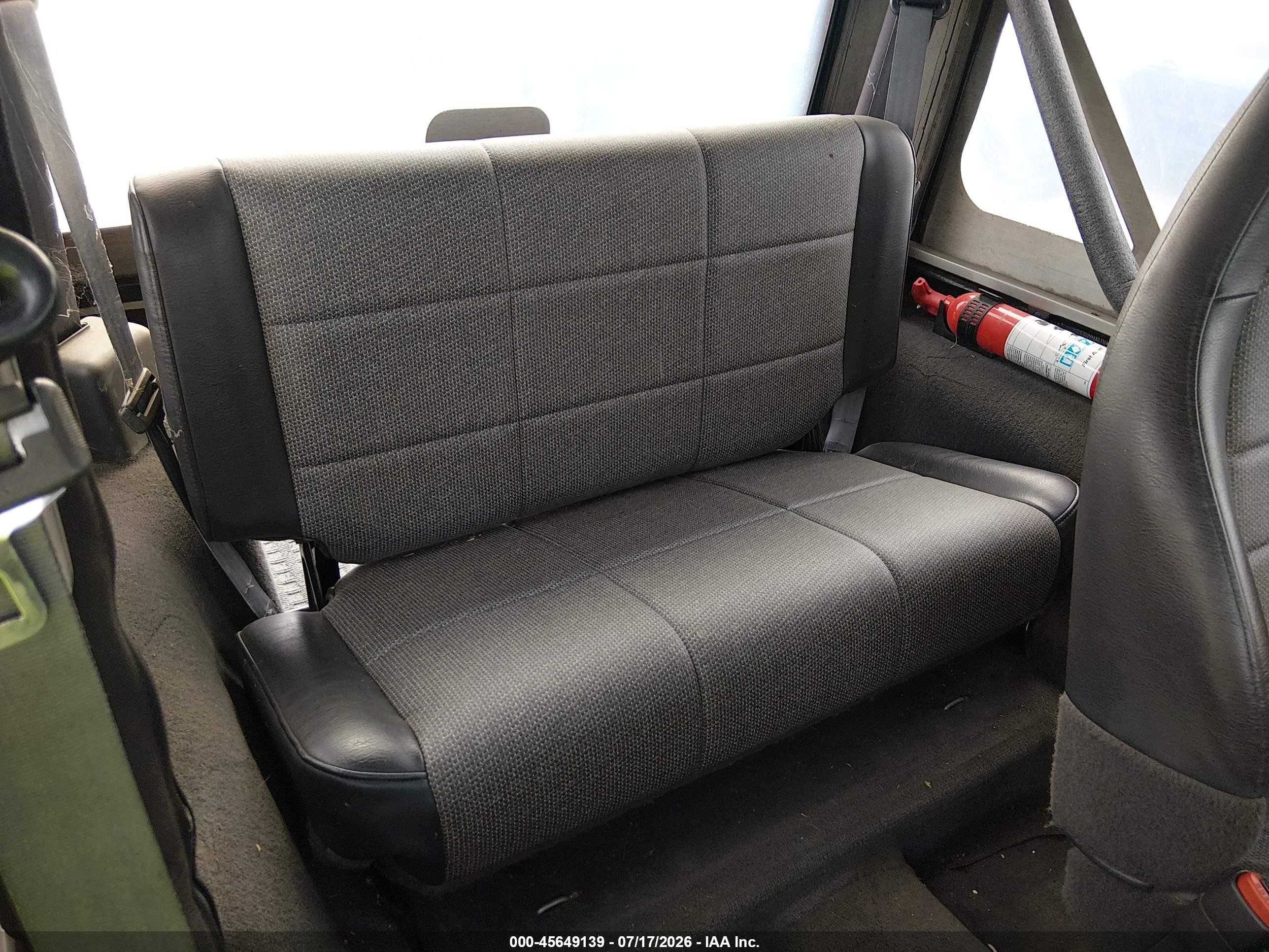 2000 Jeep Wrangler Sport Silver vin: 1J4FA49S6YP729782