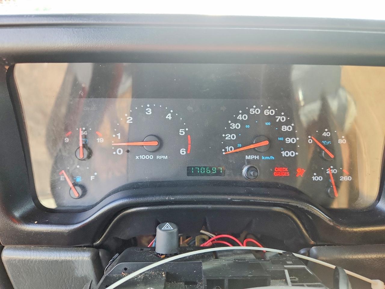 2002 Jeep Wrangler / Tj Sport Burgundy vin: 1J4FA49S72P710102