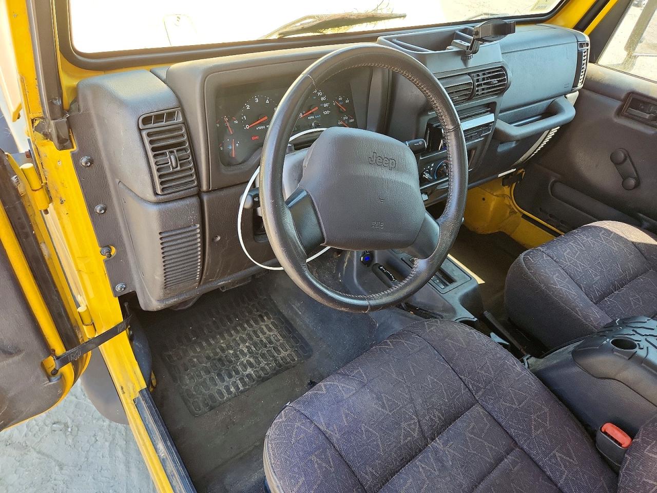 2002 Jeep Wrangler / Tj Sport Yellow vin: 1J4FA49S72P713002