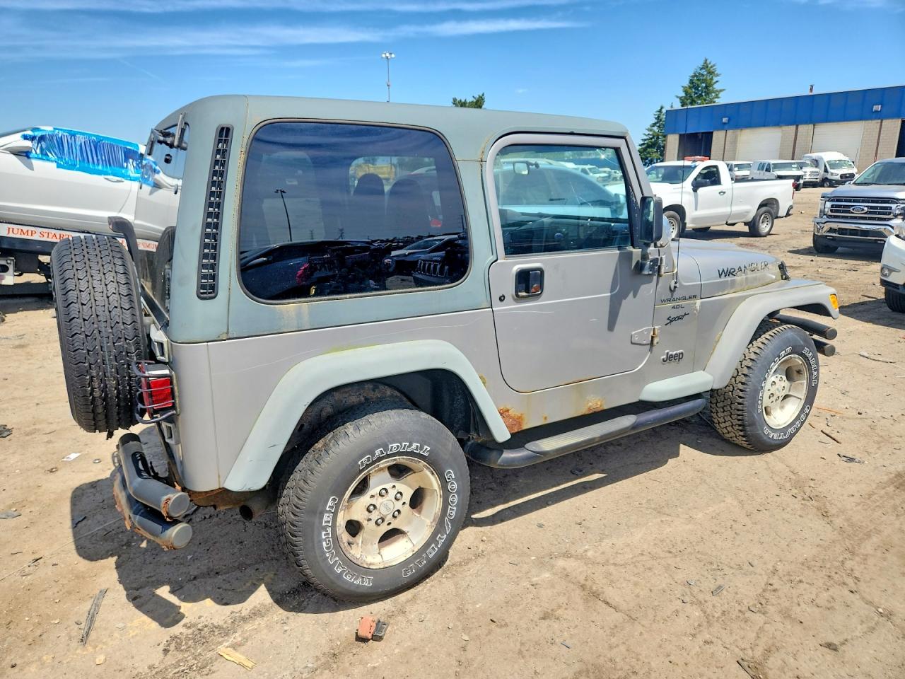 2000 Jeep Wrangler / Tj Sport Серебряный vin: 1J4FA49S7YP782183