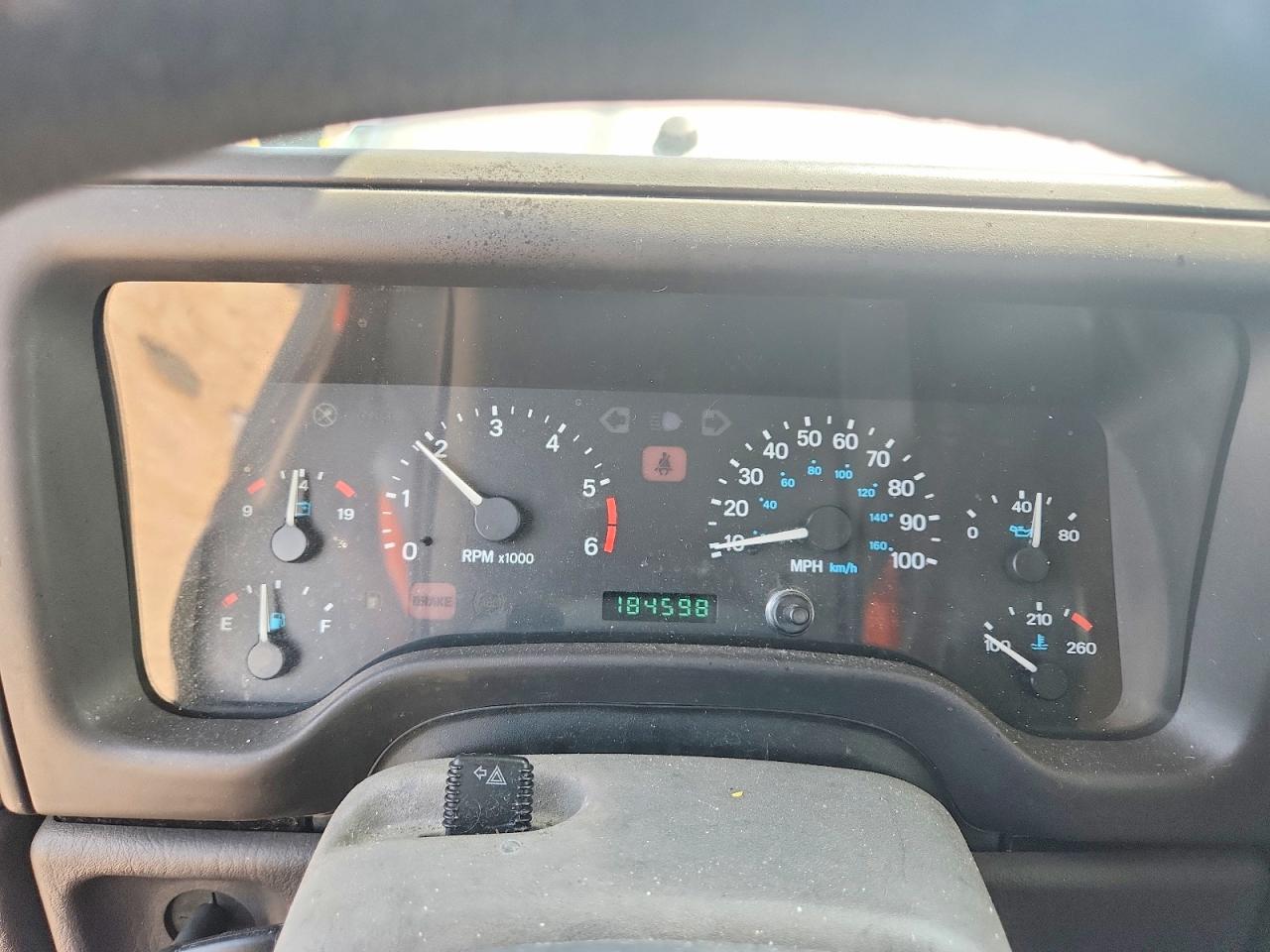 2000 Jeep Wrangler / Tj Sport Серебряный vin: 1J4FA49S7YP782183
