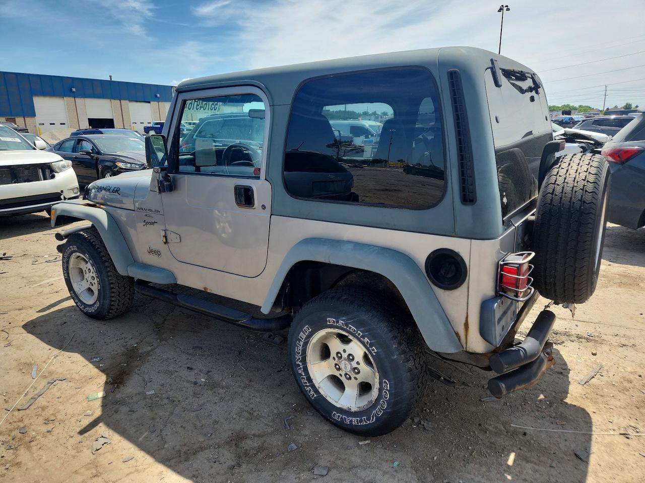 2000 Jeep Wrangler / Tj Sport Серебряный vin: 1J4FA49S7YP782183
