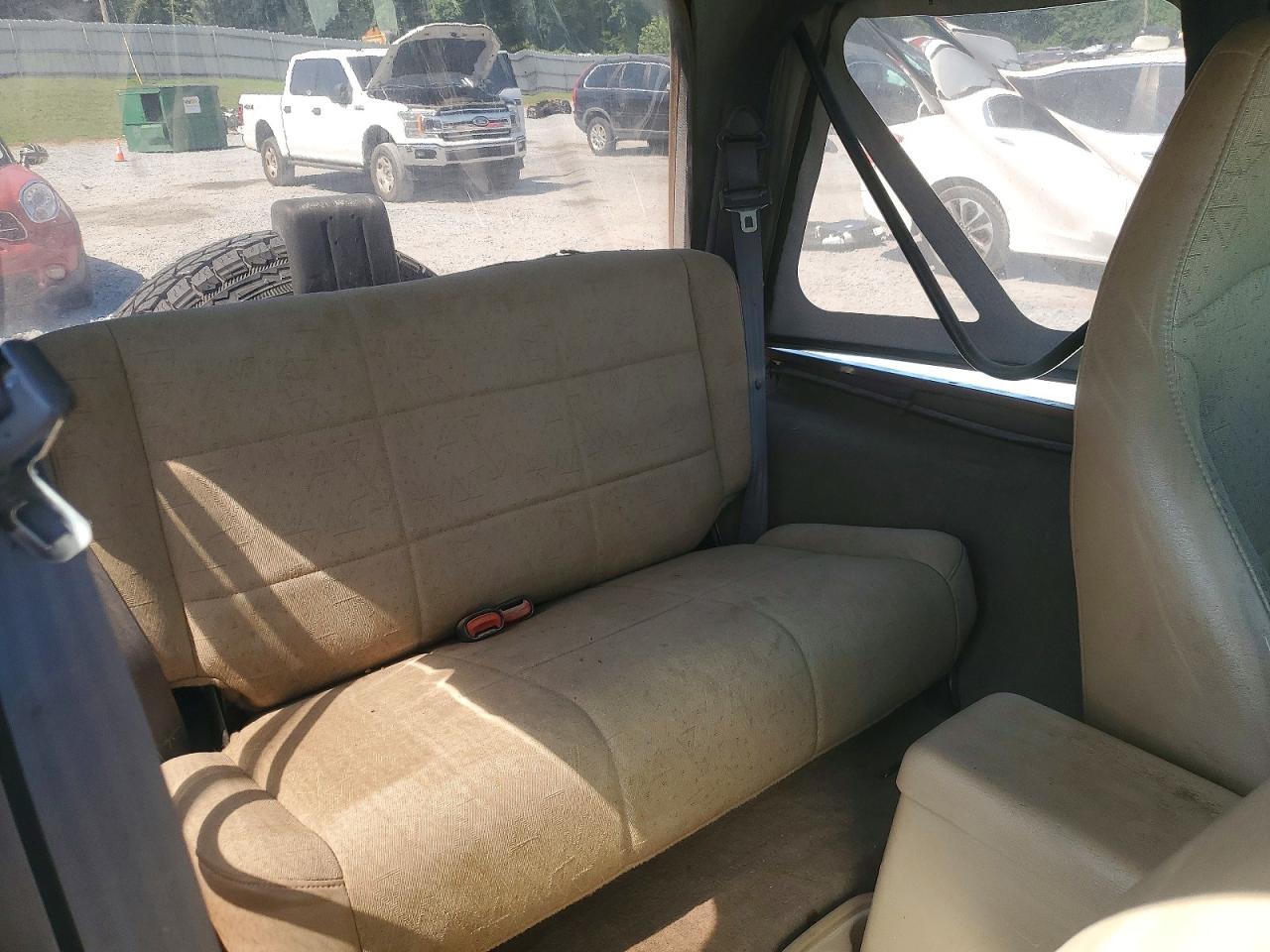 2002 Jeep Wrangler / Tj Sport Burgundy vin: 1J4FA49S82P701649