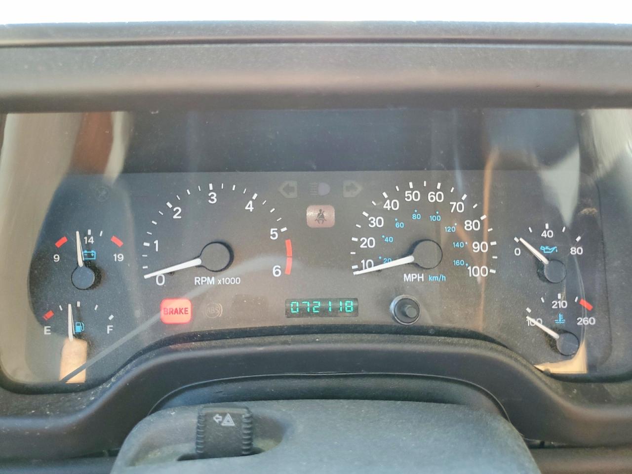 2000 Jeep Wrangler / Tj Sport White vin: 1J4FA49S8YP730609