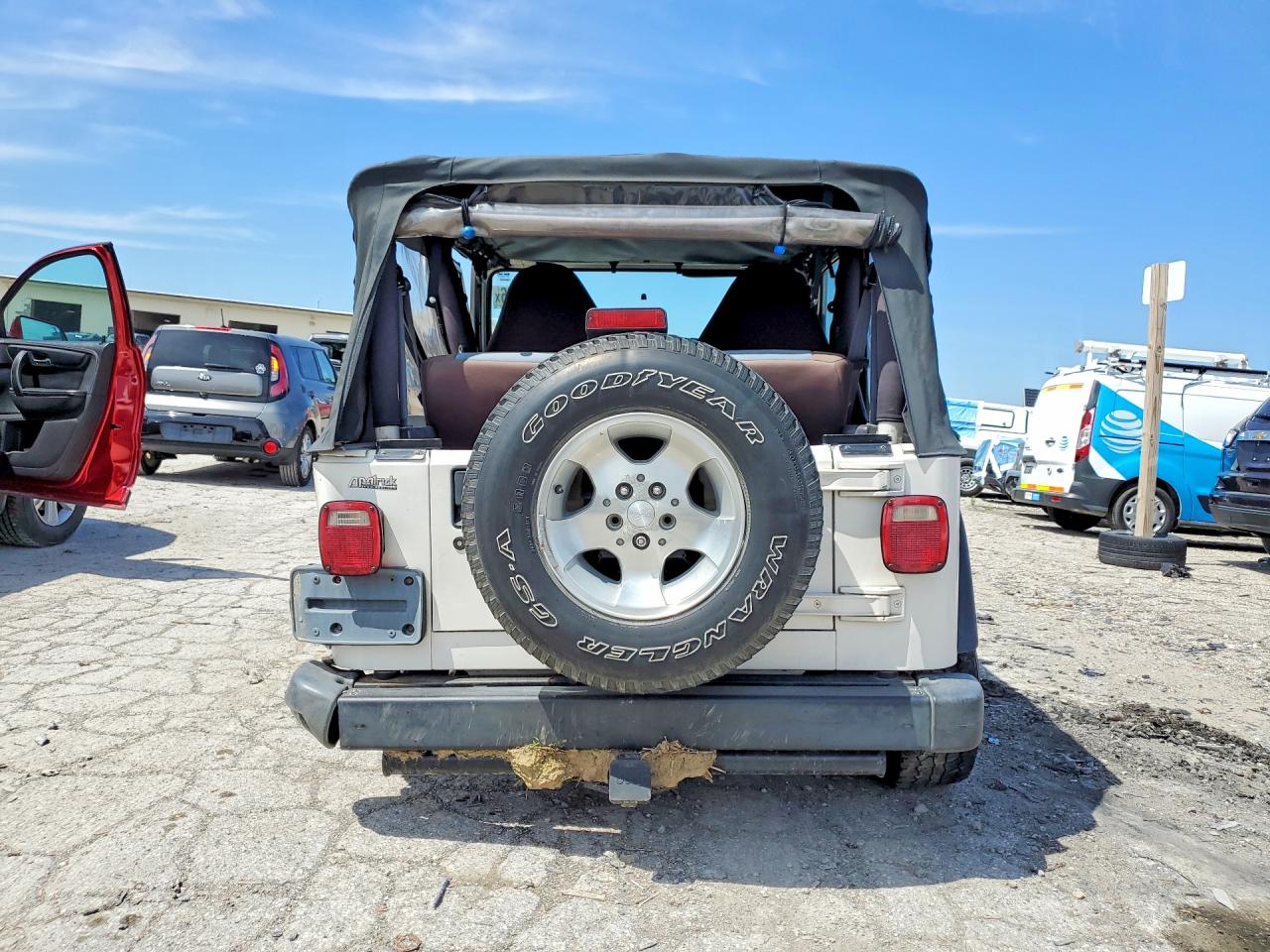 2002 Jeep Wrangler / Tj Sport White vin: 1J4FA49S92P755378
