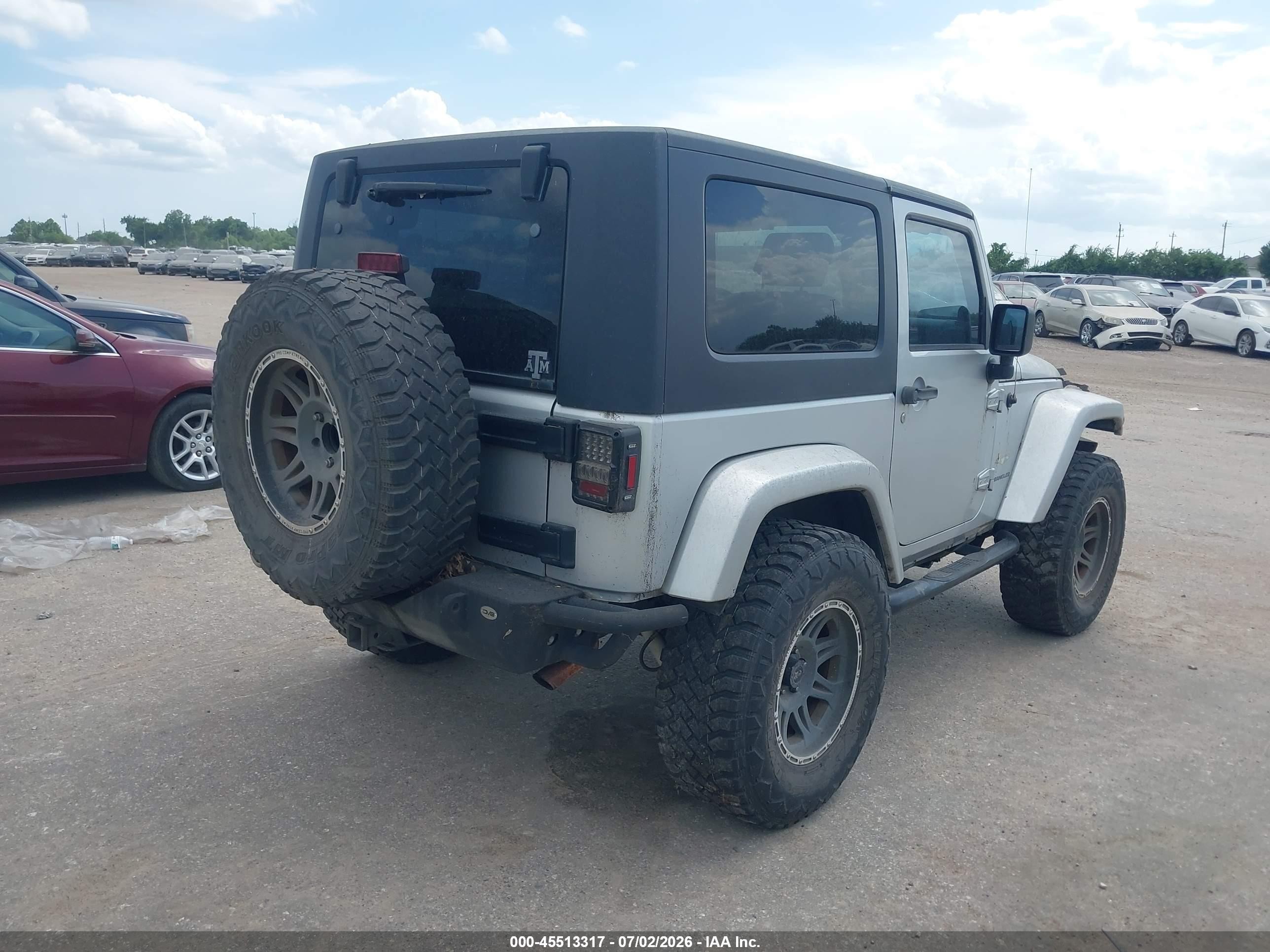 2007 Jeep Wrangler Sahara Silver vin: 1J4FA54107L214156