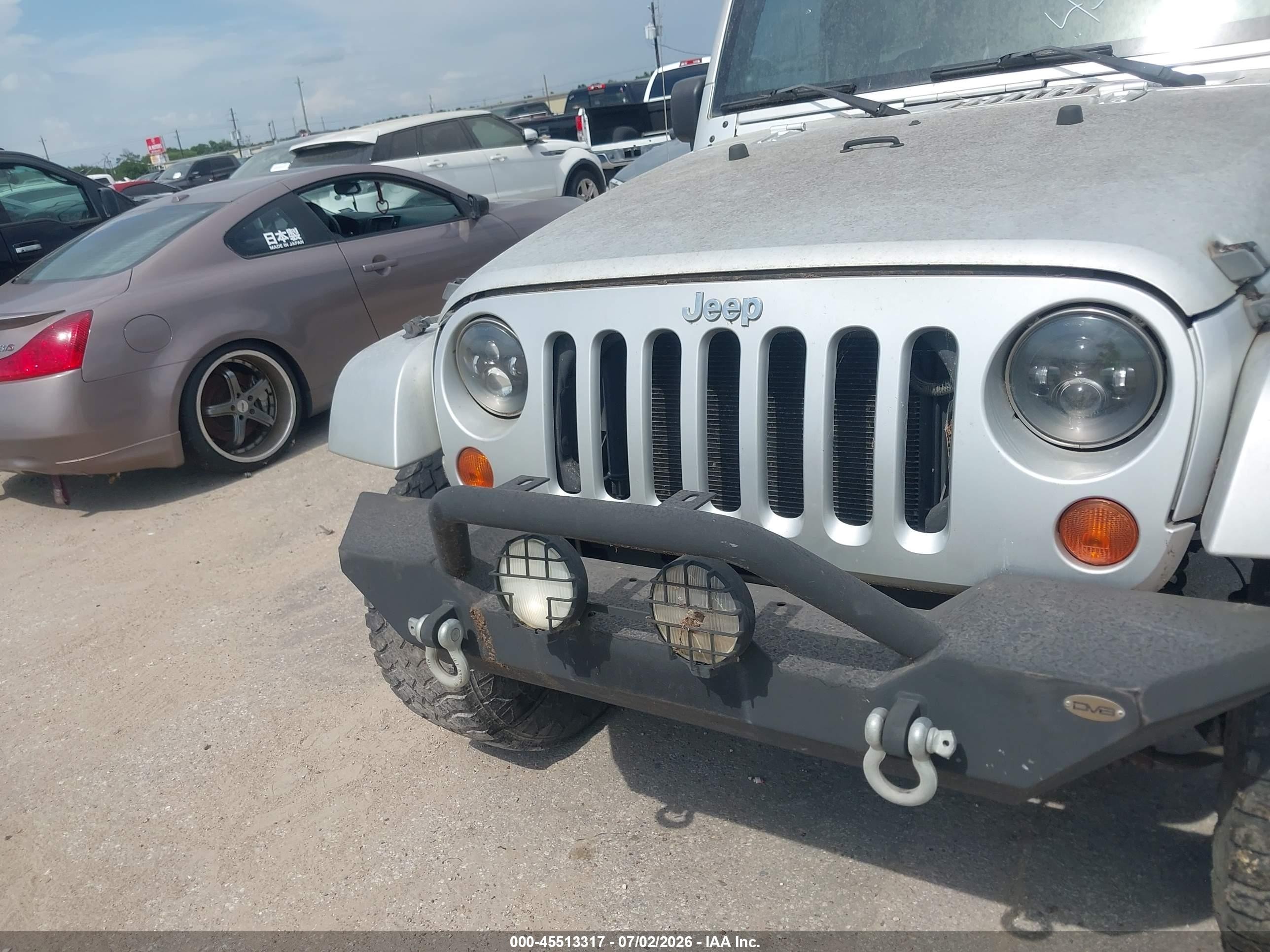 2007 Jeep Wrangler Sahara Silver vin: 1J4FA54107L214156