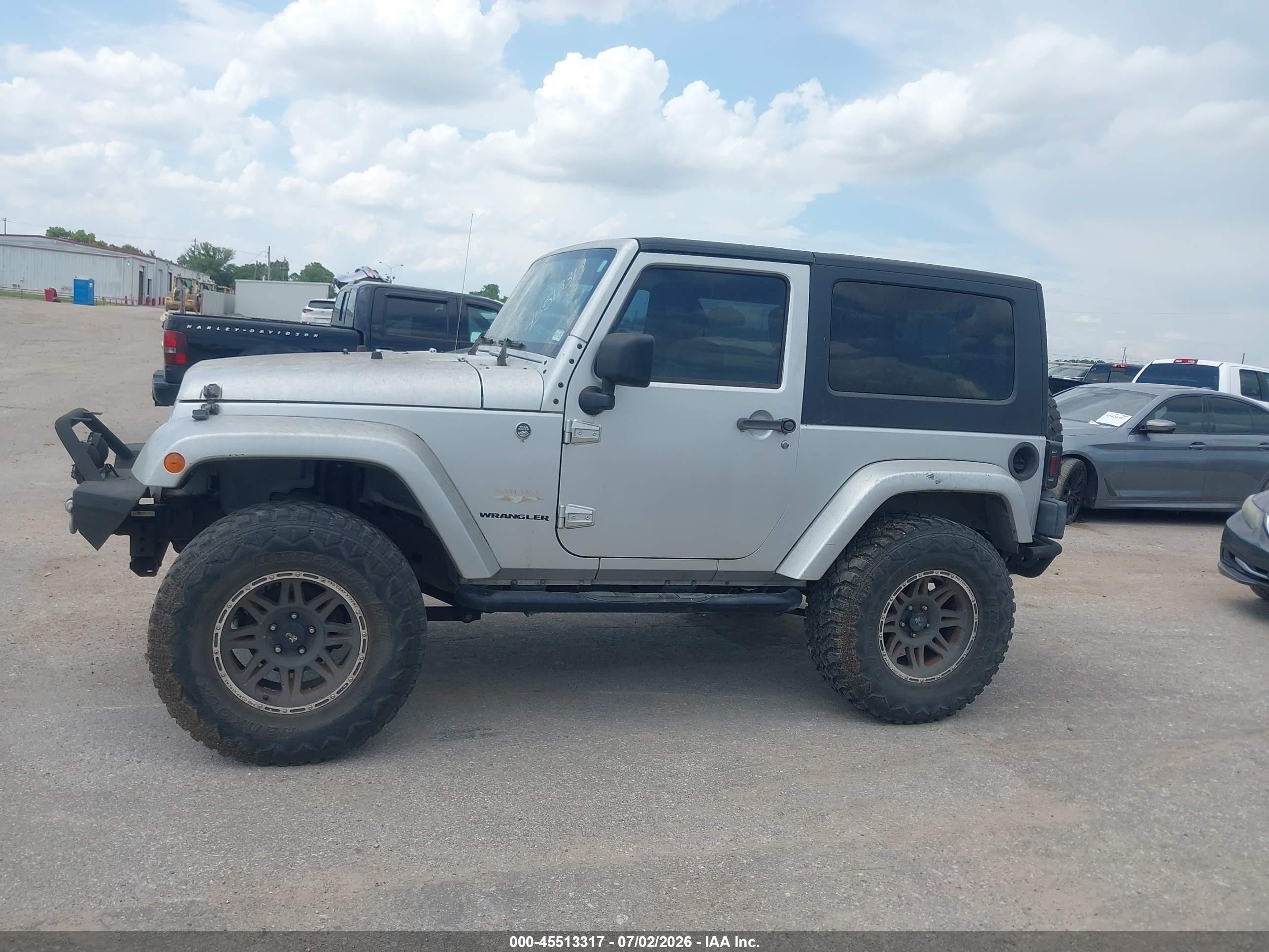 2007 Jeep Wrangler Sahara Silver vin: 1J4FA54107L214156